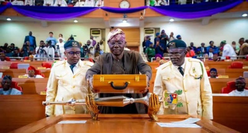 Sanwo-Olu Presents ₦4.23trn 2026 Budget