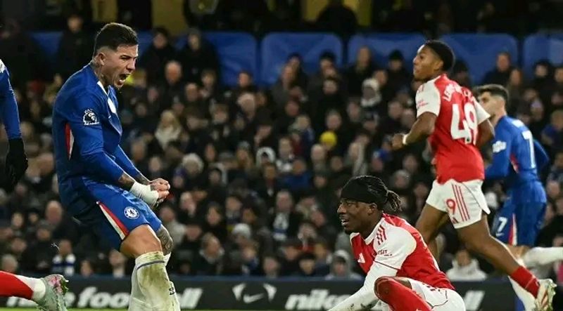 Arsenal Battle Hard To Rescue Point From Resilient 10-Man Chelsea