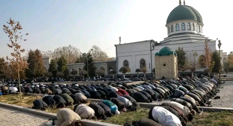 Uzbek Muslims Pray For Rain Amid Severe Drought