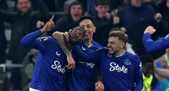 Sports: Everton Rub Salt In Chelsea Wounds As Champions League Race Tightens