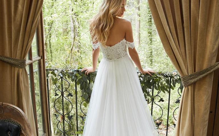 When Buying a Sample Wedding Dress Makes Sense