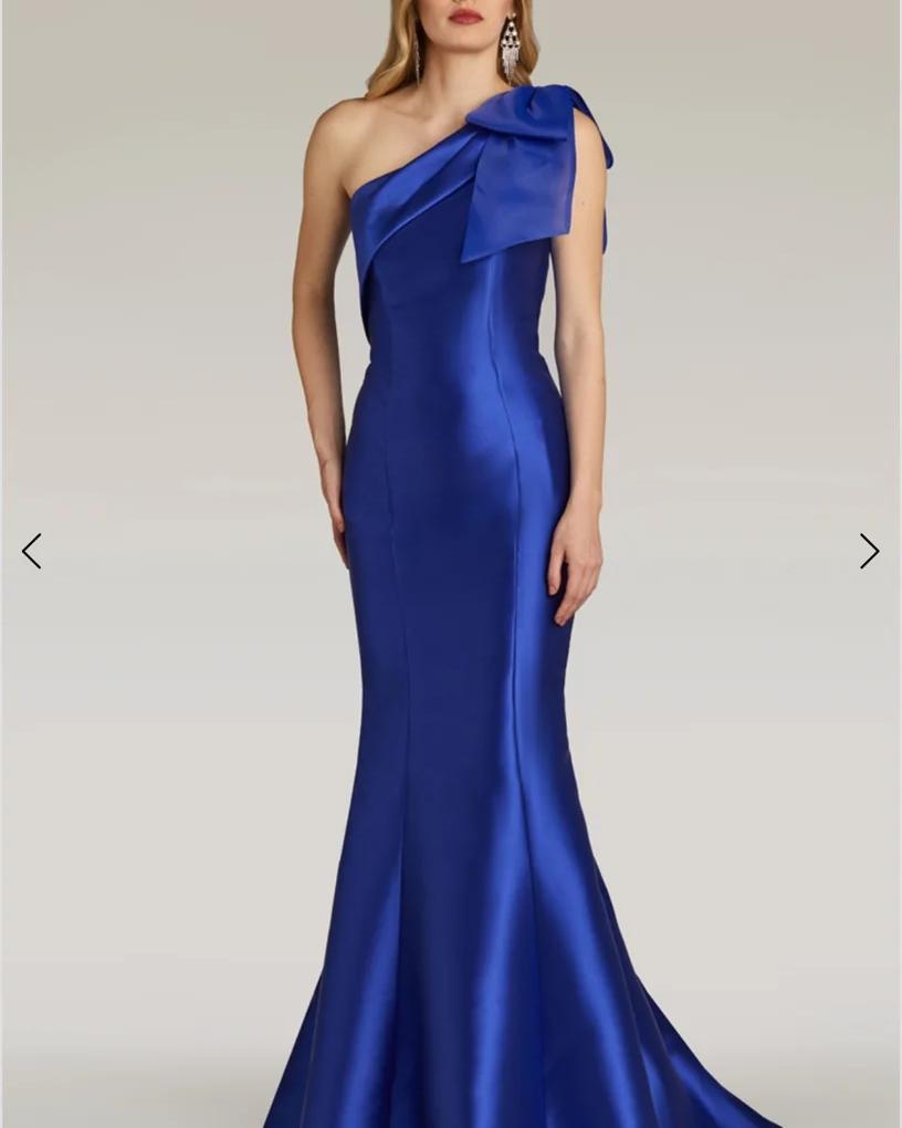 Elegant mother of the bride gown by Feriani Couture