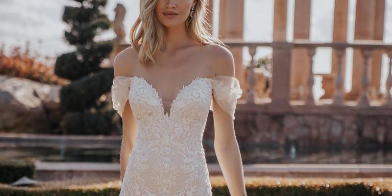 How to Find Your Dream Wedding Dress: Expert Tips