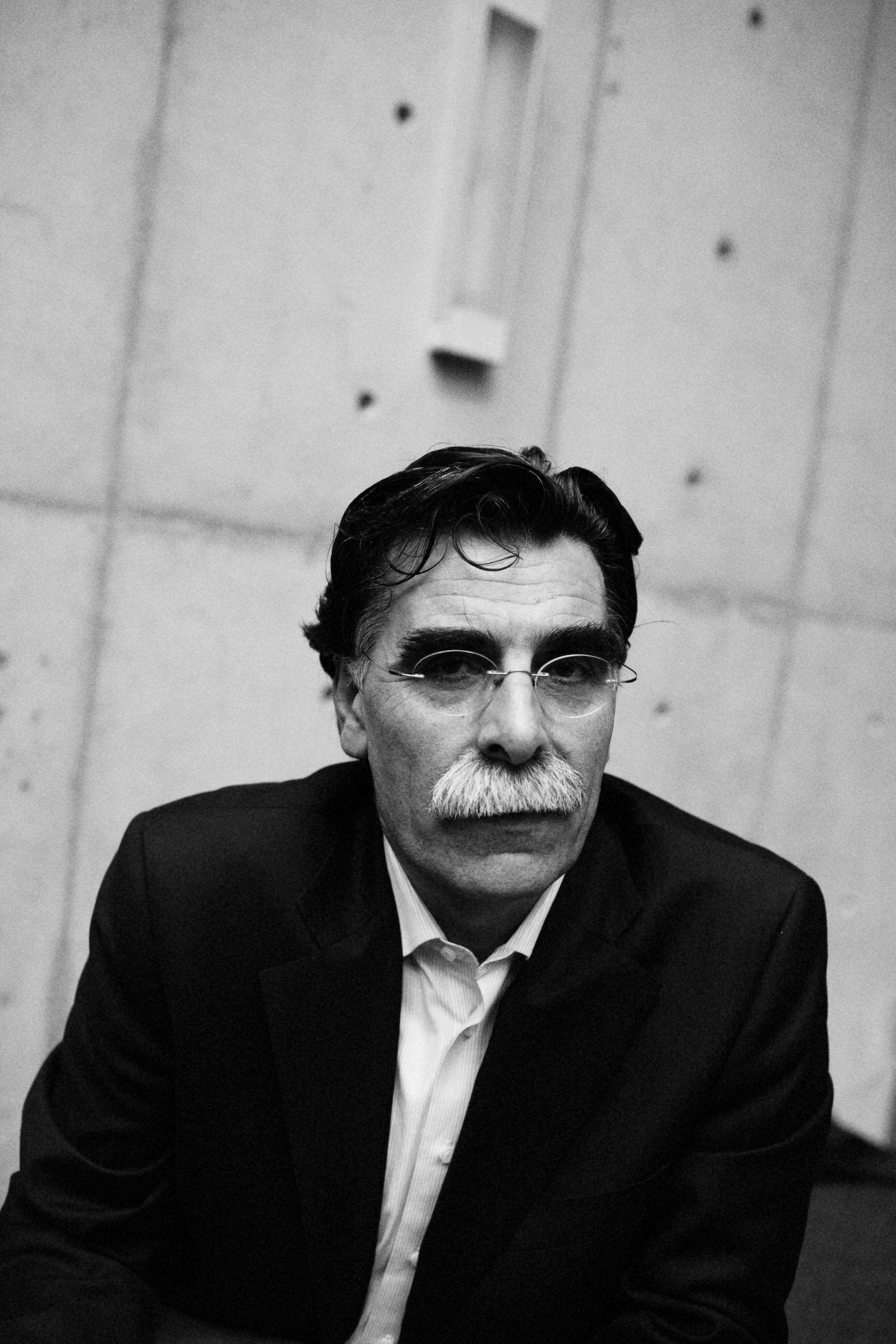 Portrait of Kader Abdolah