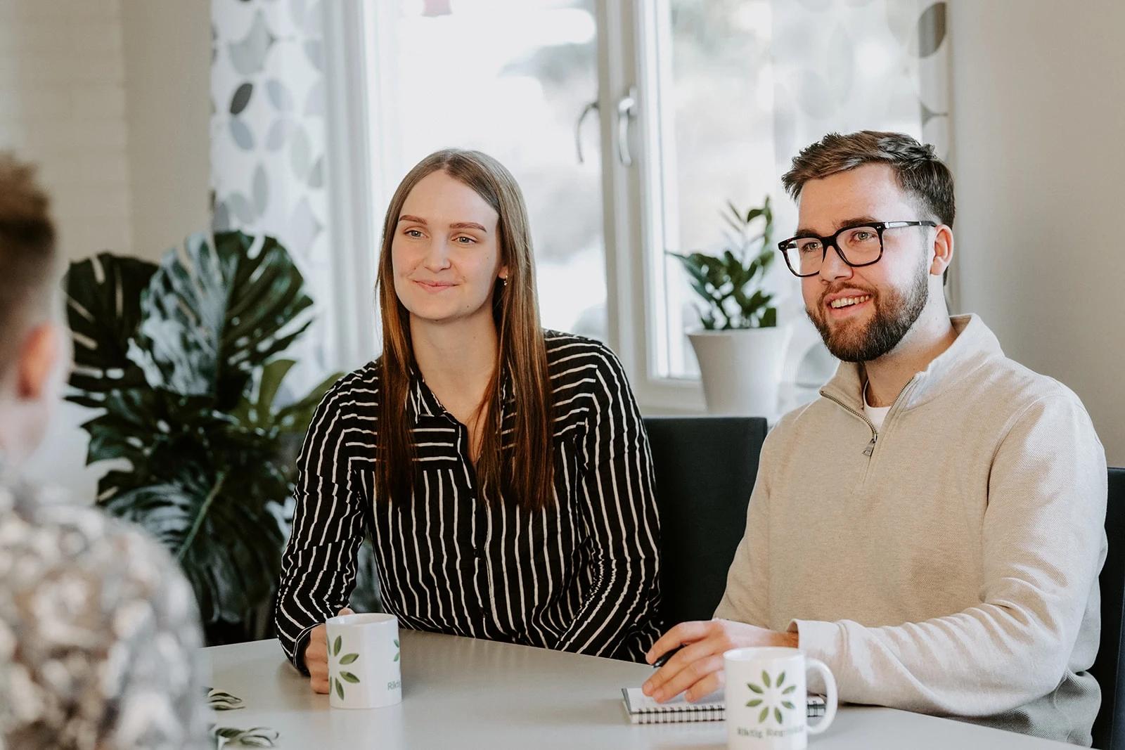 Riktig Regnskap - menneskene bak 