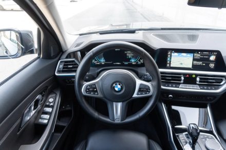 BMW 320e Xdrive Touring SportLine (2021) — foto 7 · BMW