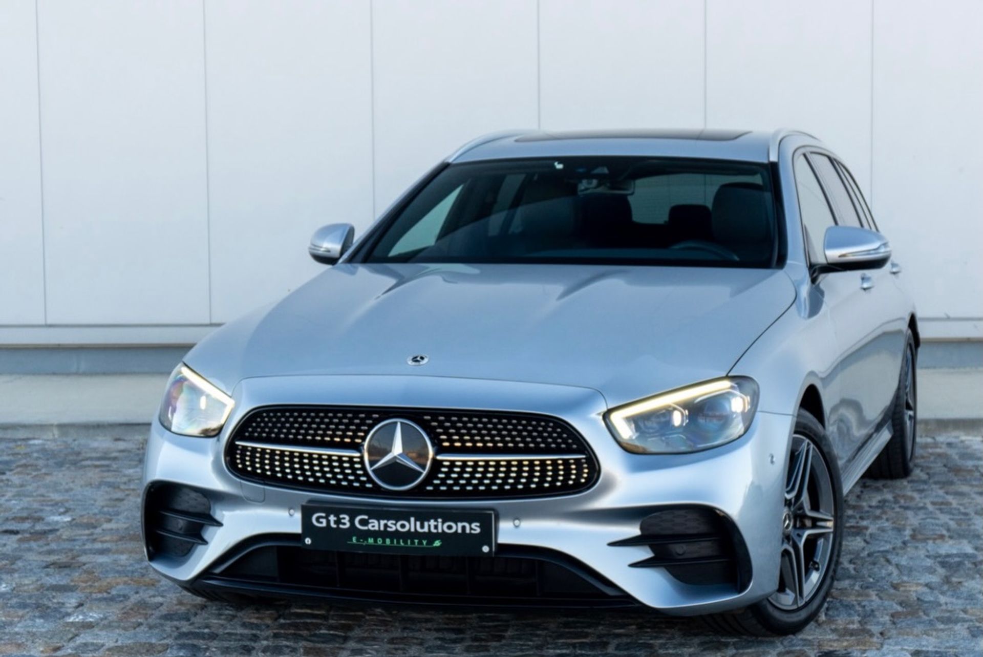 Mercedes-Benz E 300e 9G-Tronic AMG Line 320cv. (2023) — Mercedes-Benz · foto principal · Montijo
