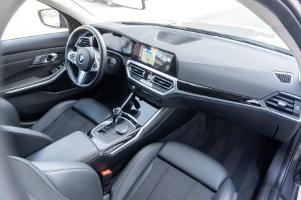 BMW 320e Xdrive Touring SportLine (2021) — foto 8 · BMW