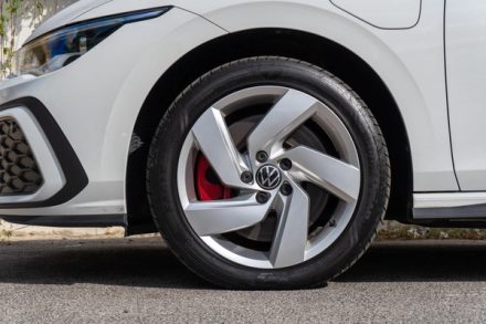 VW Golf GTE DSG (2020) — foto 2 · VW