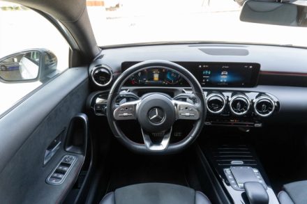 Mercedes A180 7G-DCT AMG Line (2021) — foto 7 · Mercedes