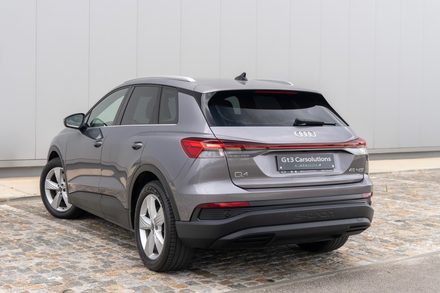 Audi Q4 e-tron 45 quattro (2022) — foto 4 · Audi