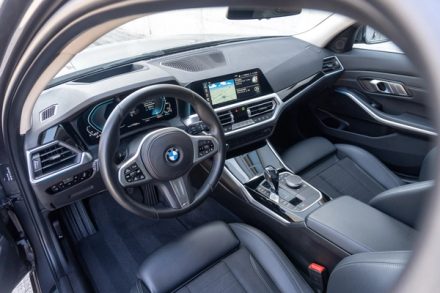 BMW 320e Xdrive Touring SportLine (2021) — foto 5 · BMW