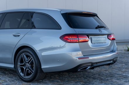 Mercedes-Benz E 300e 9G-Tronic AMG Line 320cv. (2023) — foto 6 · Mercedes-Benz