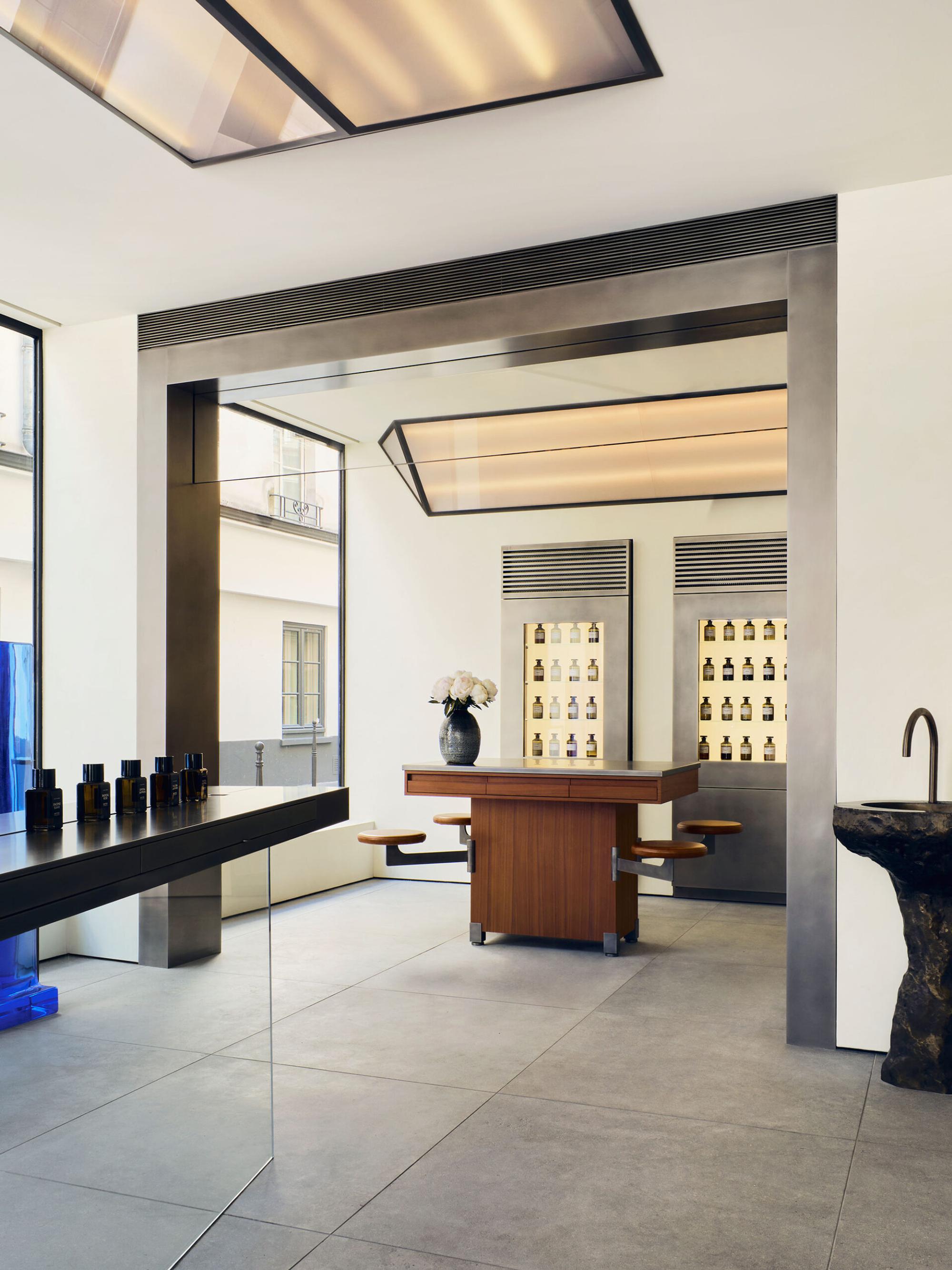 Interior design by Halleroed for Matiere Premiere in 306 Rue Saint-Honoré, Paris — image 5 of 11