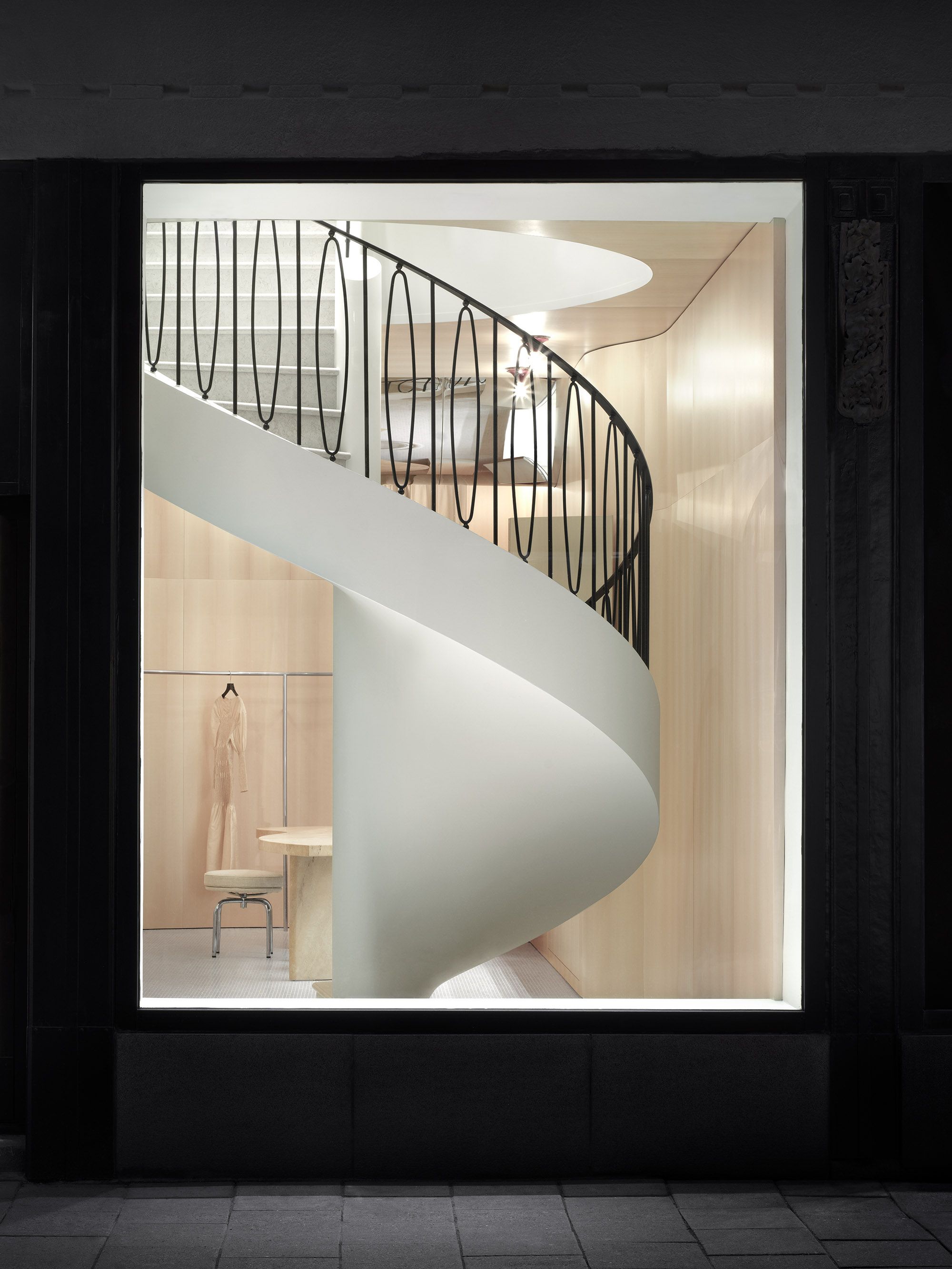 Toteme, Biblioteksgatan 5, Stockholm, — Halleroed