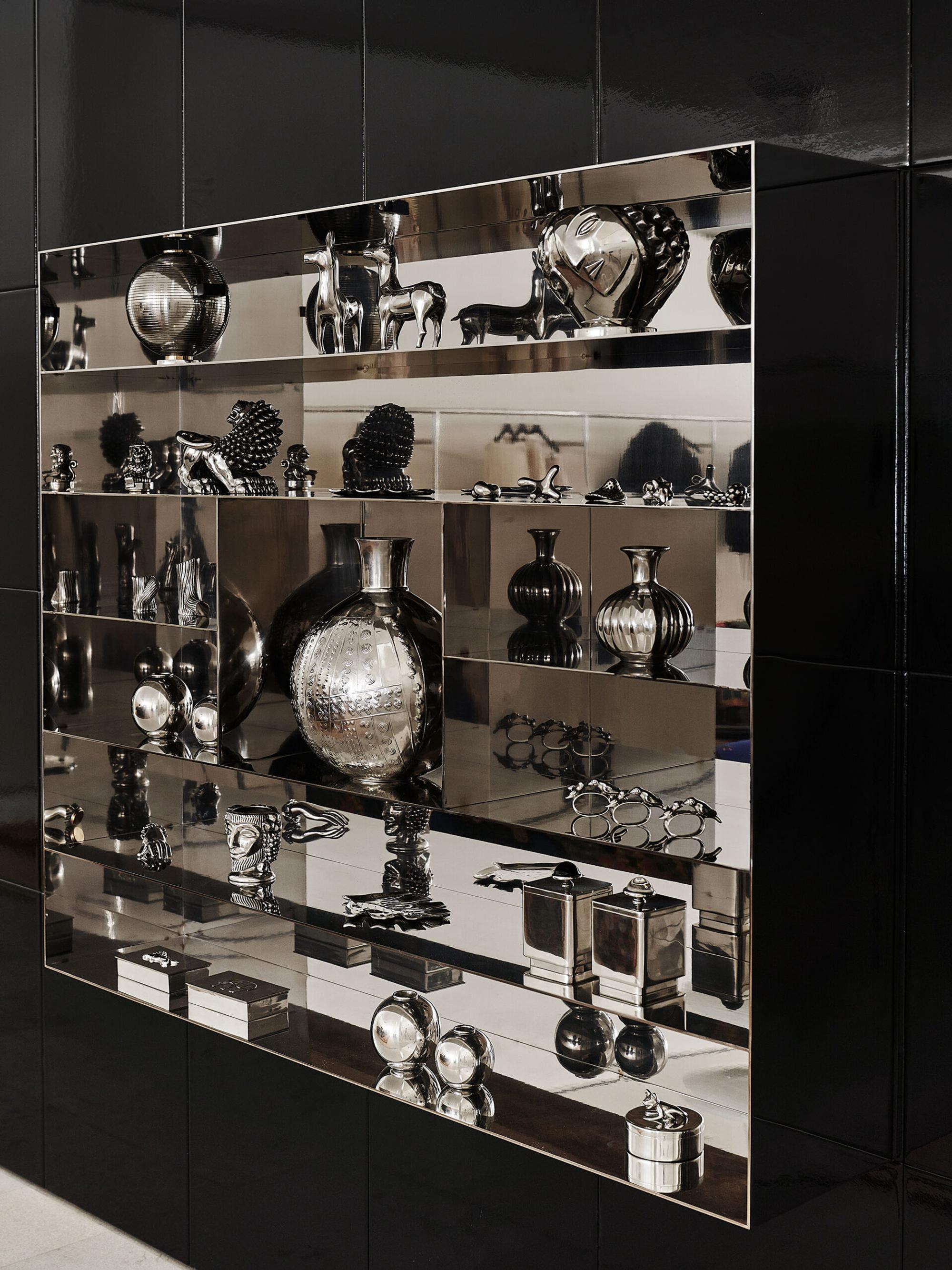 Interior design by Halleroed for Toteme in Mercer Street, New York — image 7 of 8