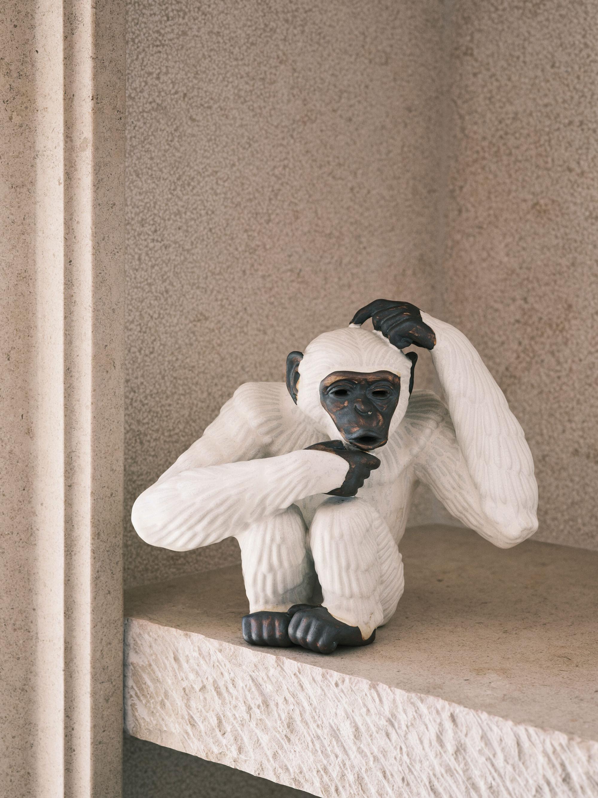 Interior design by Halleroed for Toteme in 829 Madison Ave , New York — image 9 of 10