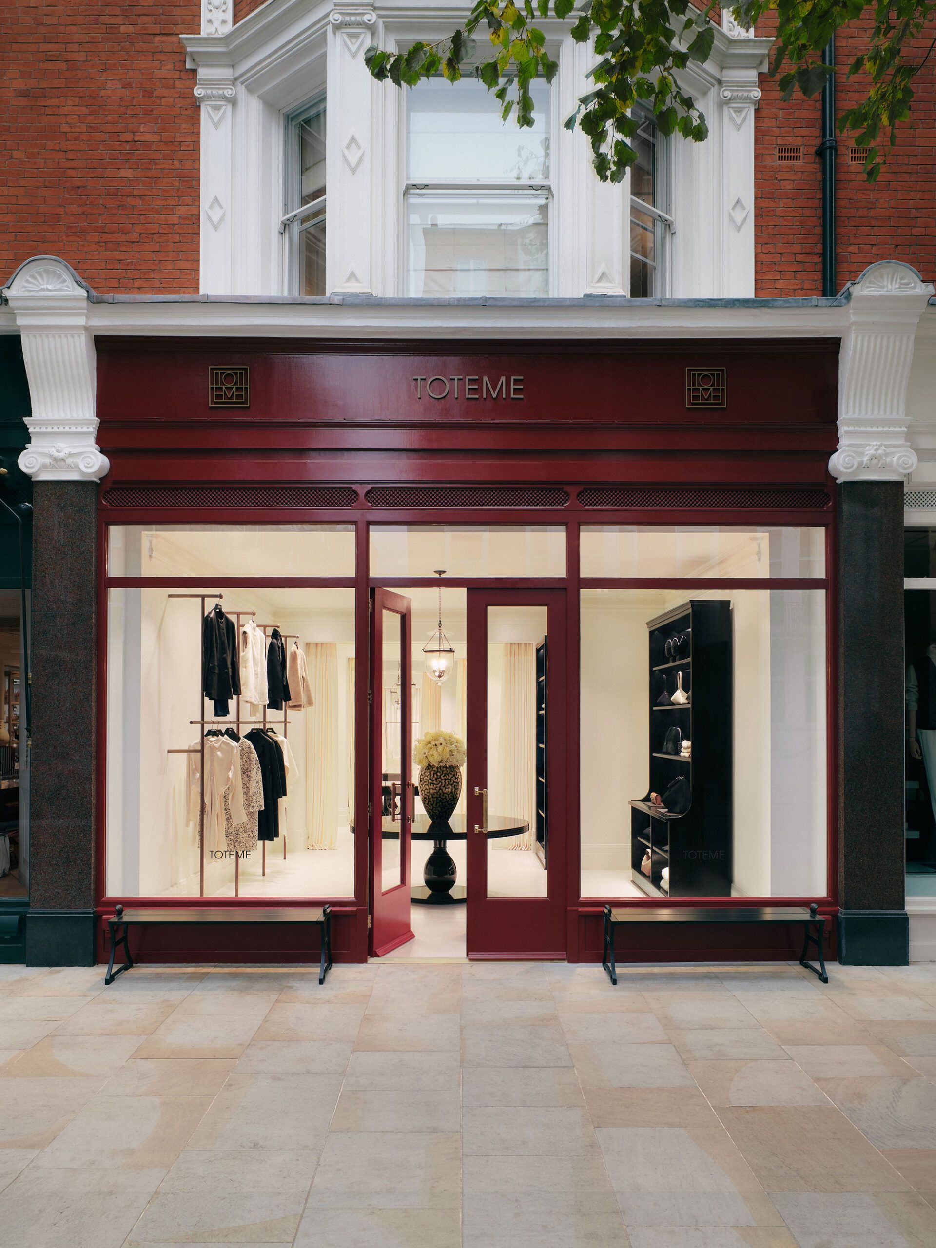 Toteme, 160 Sloane Street , London, — Halleroed