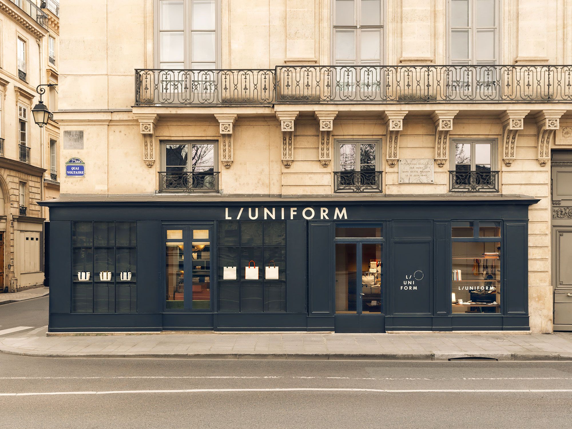 L/UNIFORM, 1 Quai Voltaire, Paris — Halleroed