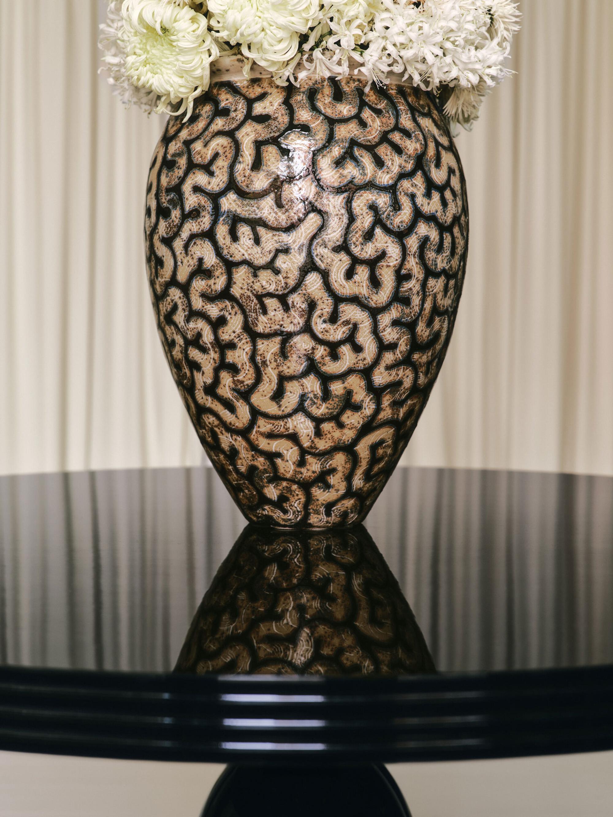 Interior design by Halleroed for Toteme in 160 Sloane Street , London — image 3 of 9