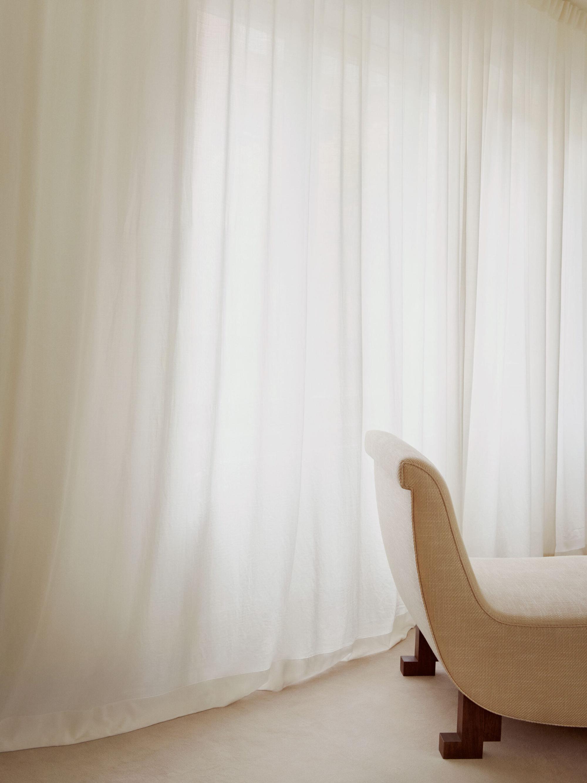 Interior design by Halleroed for Saman Amel in Grev Turegatan 46, Stockholm — image 15 of 18