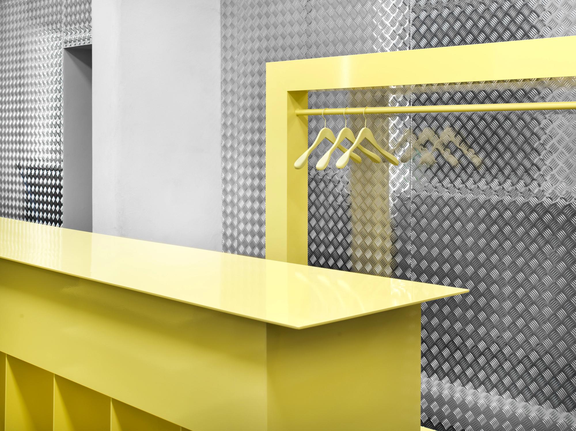 Interior design by Halleroed for Axel Arigato in Södra Larmgatan 7, Gothenburg — image 9 of 10