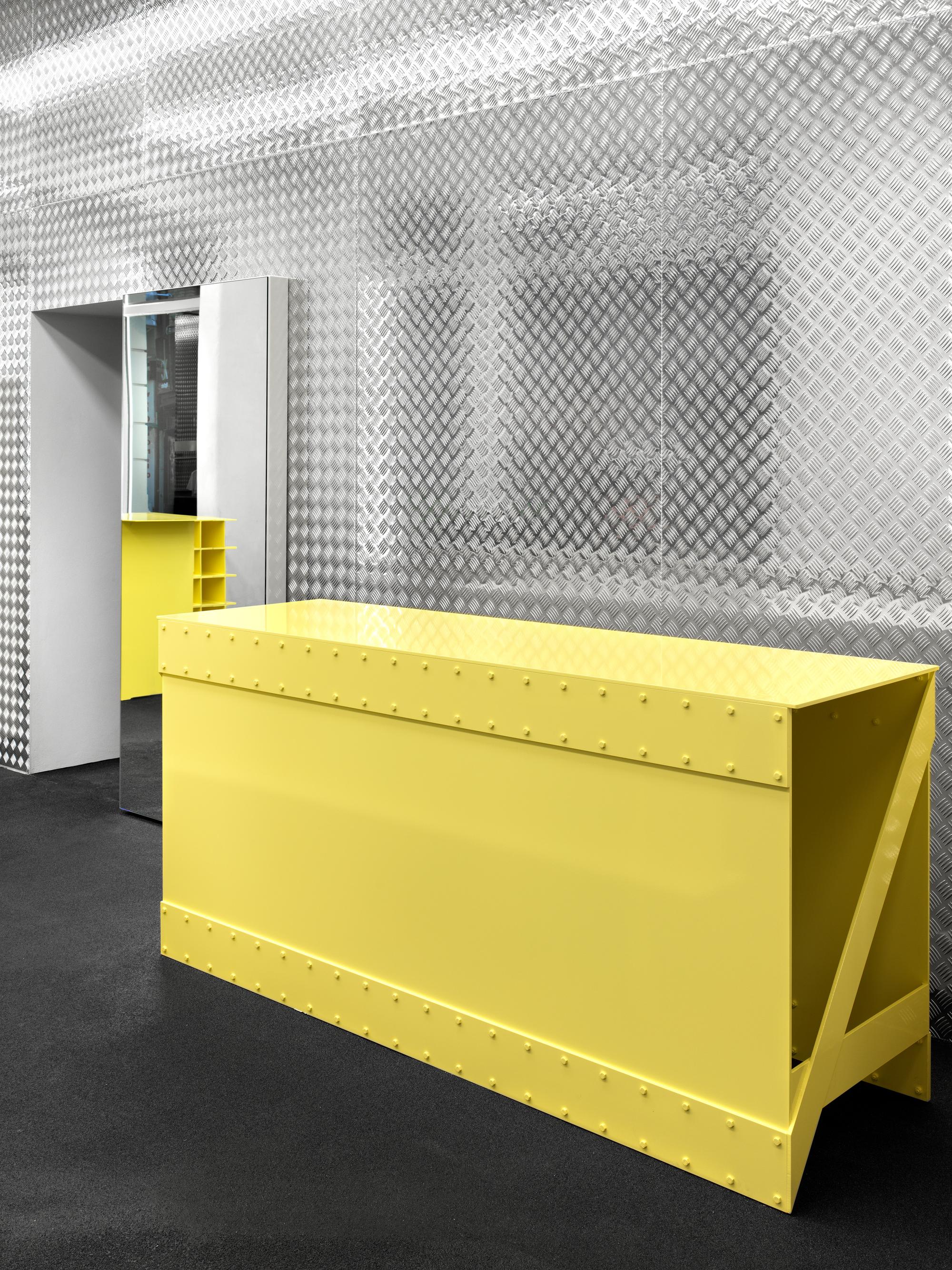 Interior design by Halleroed for Axel Arigato in Södra Larmgatan 7, Gothenburg — image 5 of 10