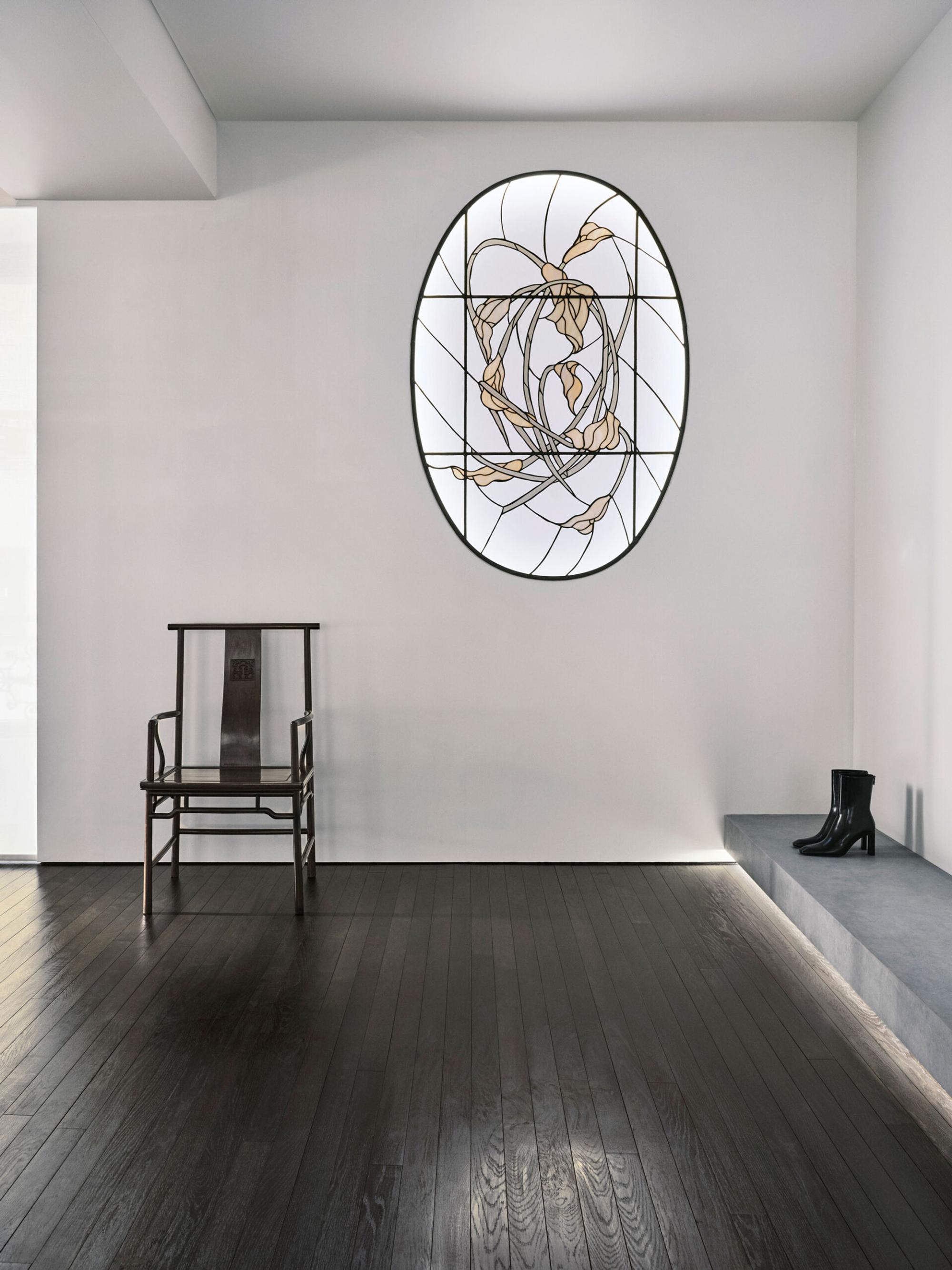 Interior design by Halleroed for Toteme in 27 rue du Faubourg Saint Honoré, Paris — image 8 of 15