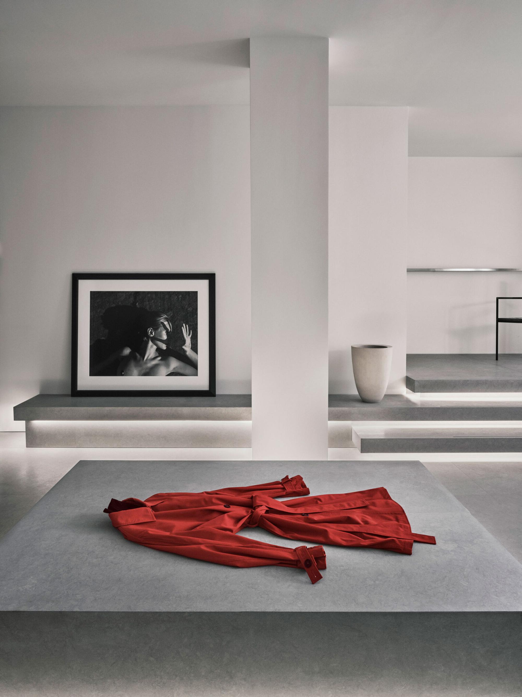 Interior design by Halleroed for Toteme in 27 rue du Faubourg Saint Honoré, Paris — image 3 of 15