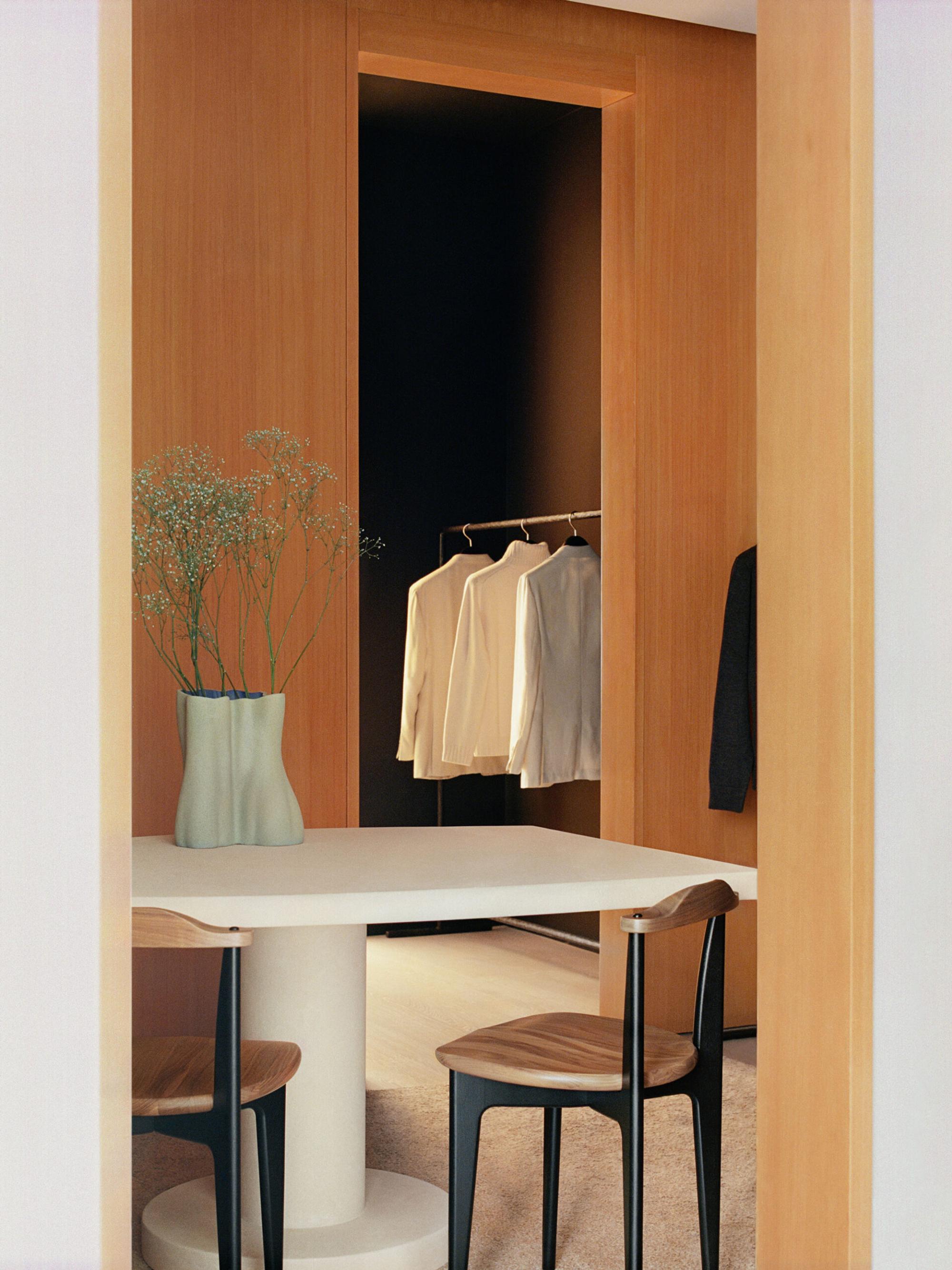 Interior design by Halleroed for Saman Amel in Grev Turegatan 46, Stockholm — image 13 of 18