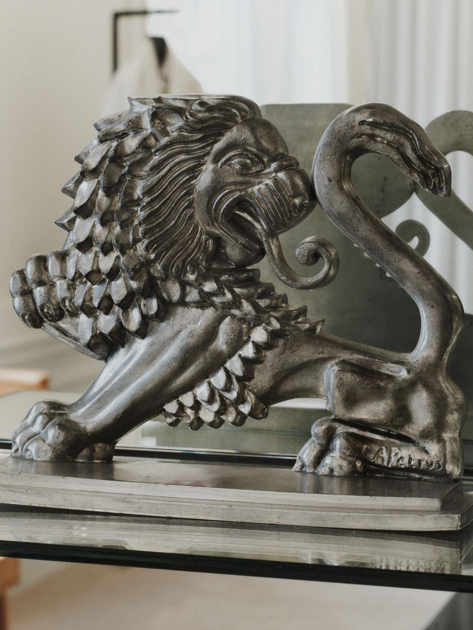 Interior design by Halleroed for Saman Amel in 17 Albemarle Street , London — image 25 of 26