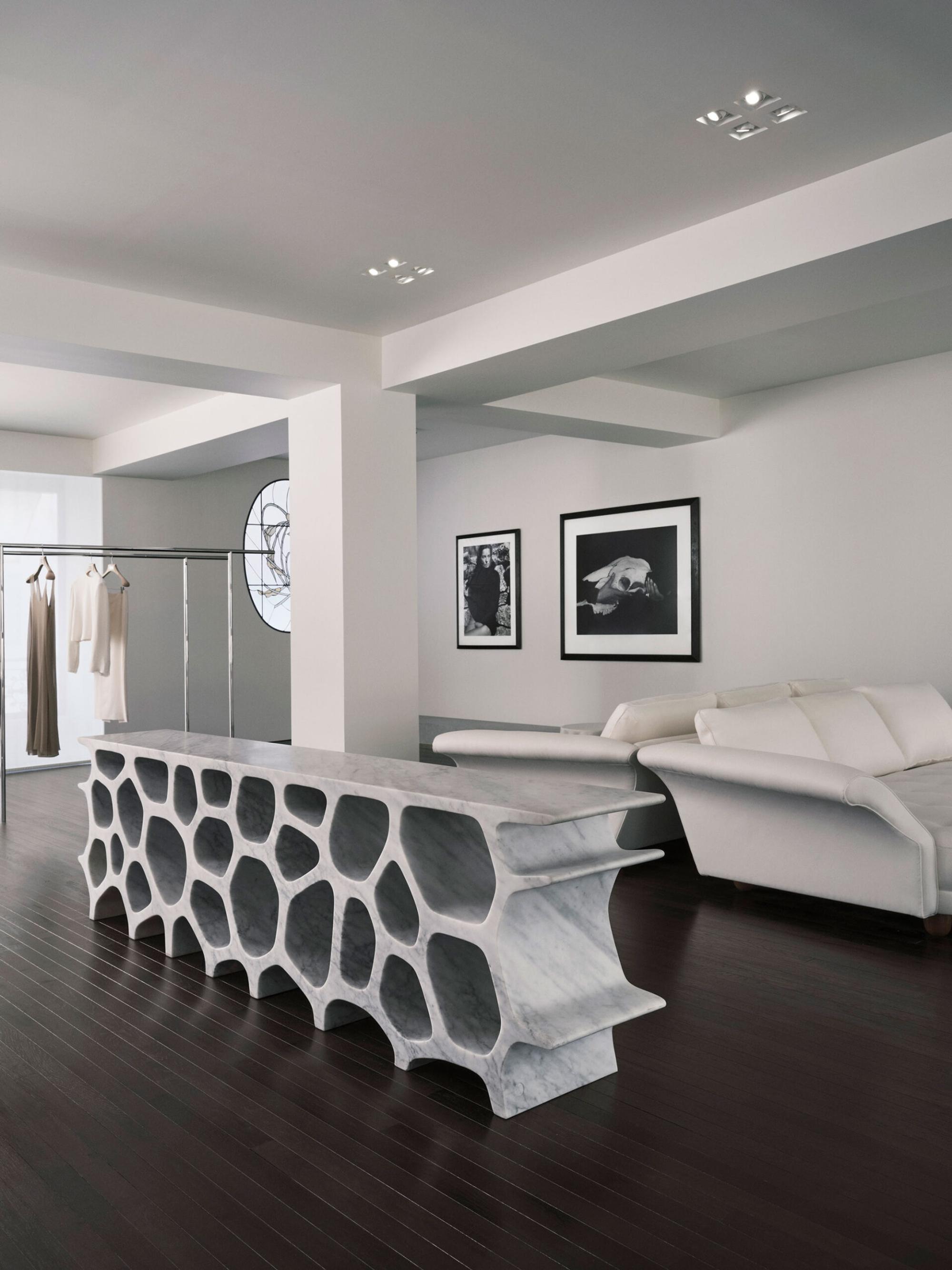 Interior design by Halleroed for Toteme in 27 rue du Faubourg Saint Honoré, Paris — image 7 of 15