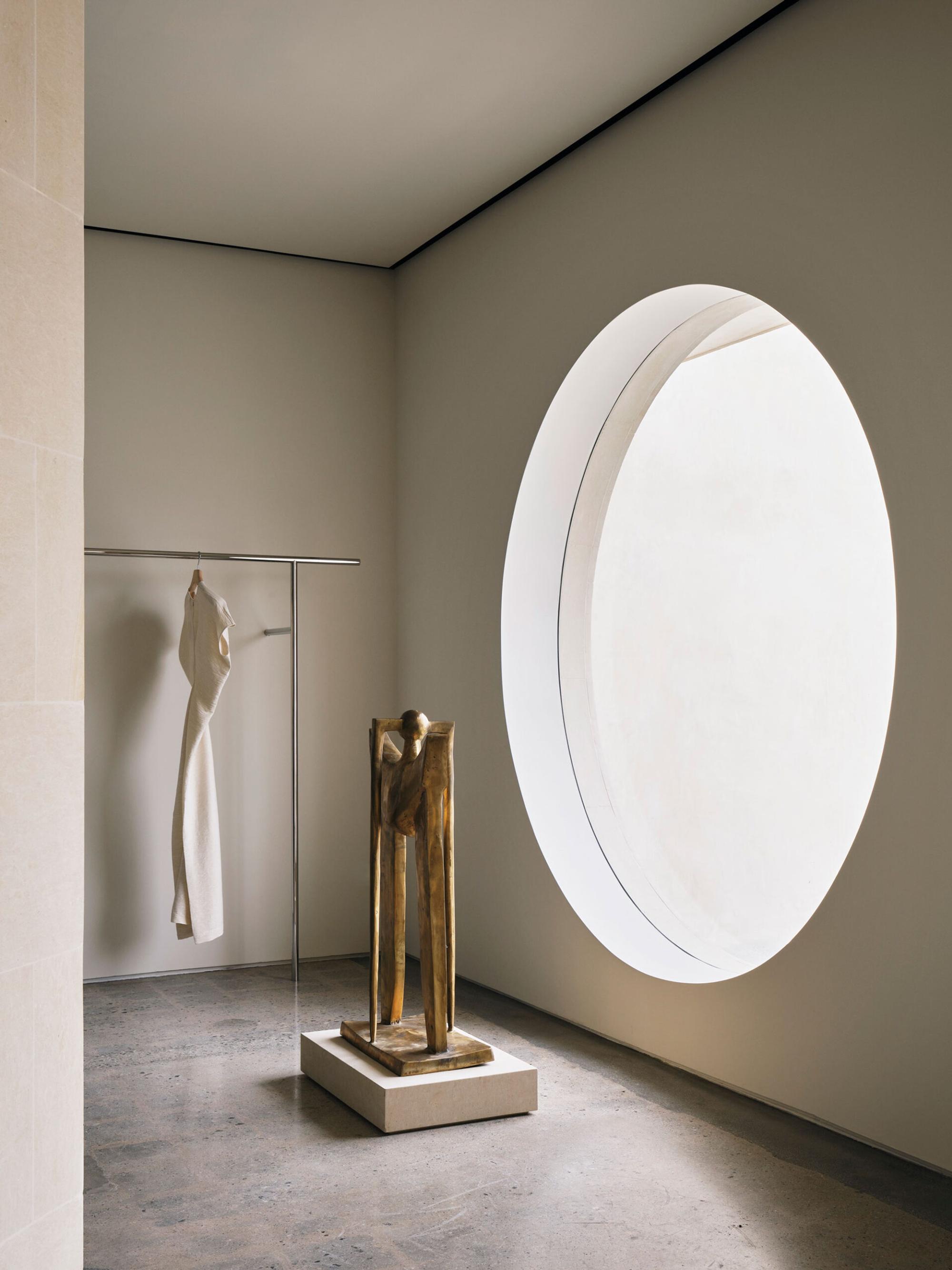 Interior design by Halleroed for Toteme in Melrose Av, Los Angeles — image 5 of 9