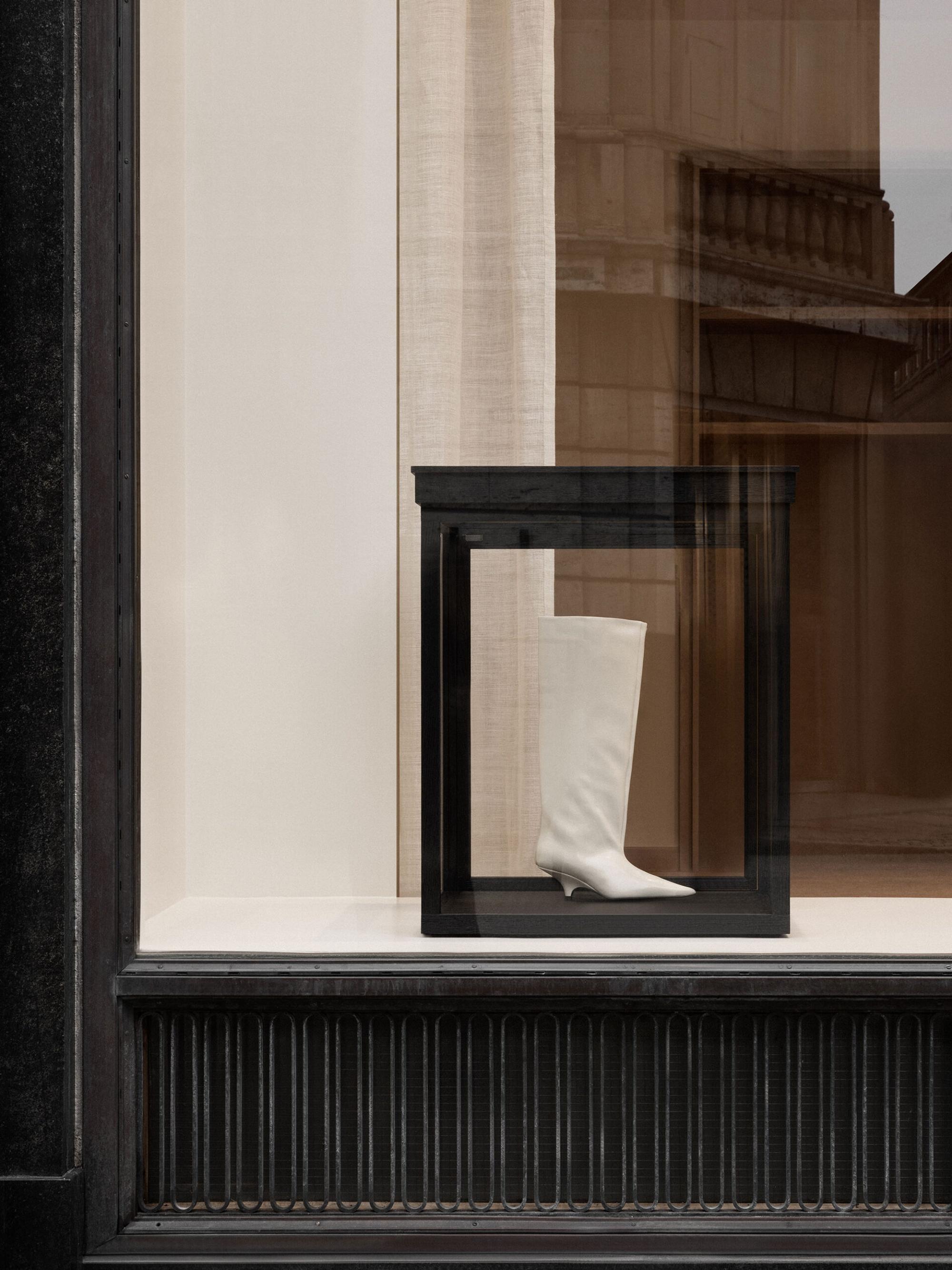 Interior design by Halleroed for Toteme in Vognmagergade 7, Copenhagen — image 3 of 15