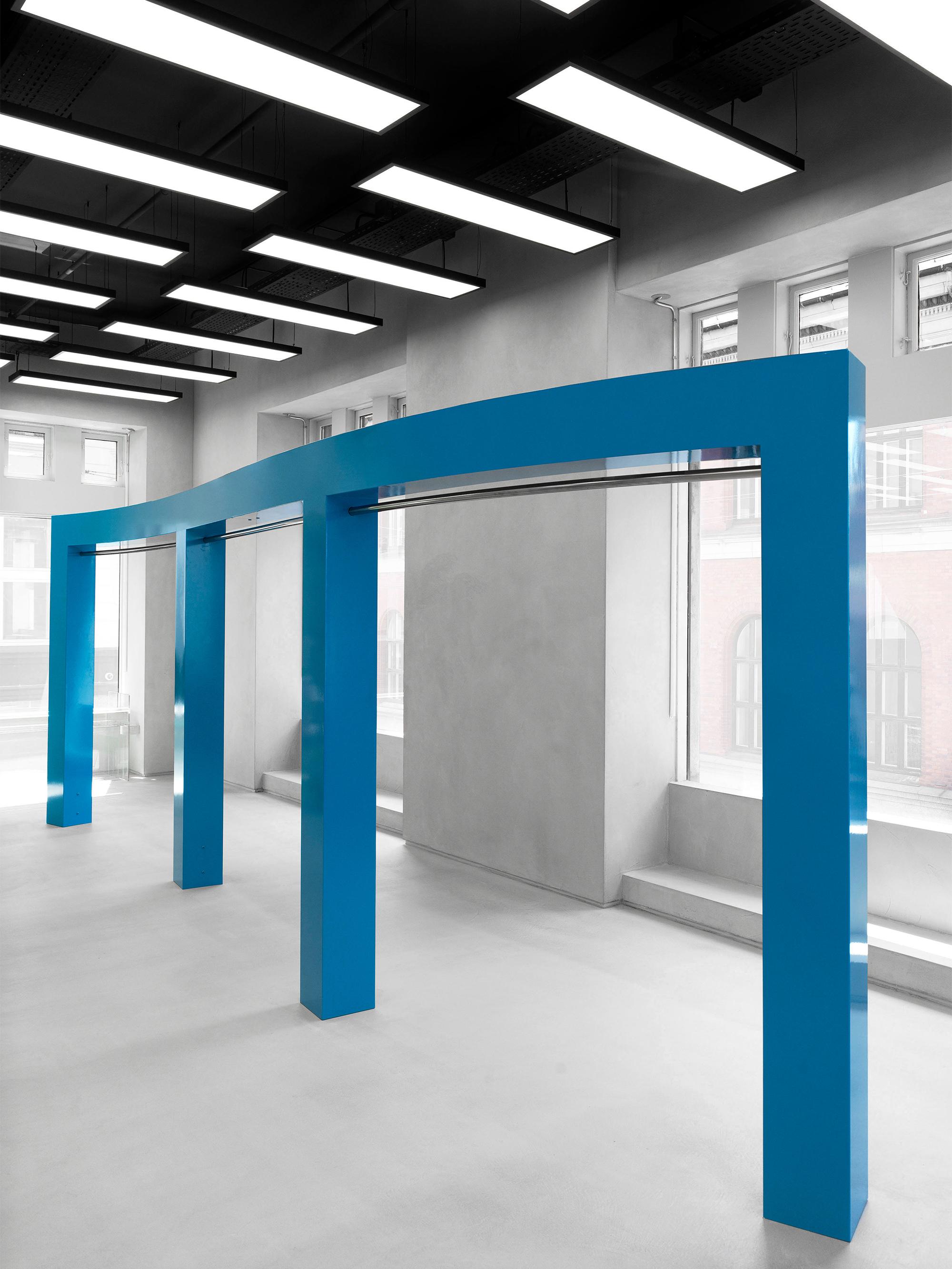 Interior design by Halleroed for Axel Arigato in Pilestræde 16, Copenhagen — image 14 of 16