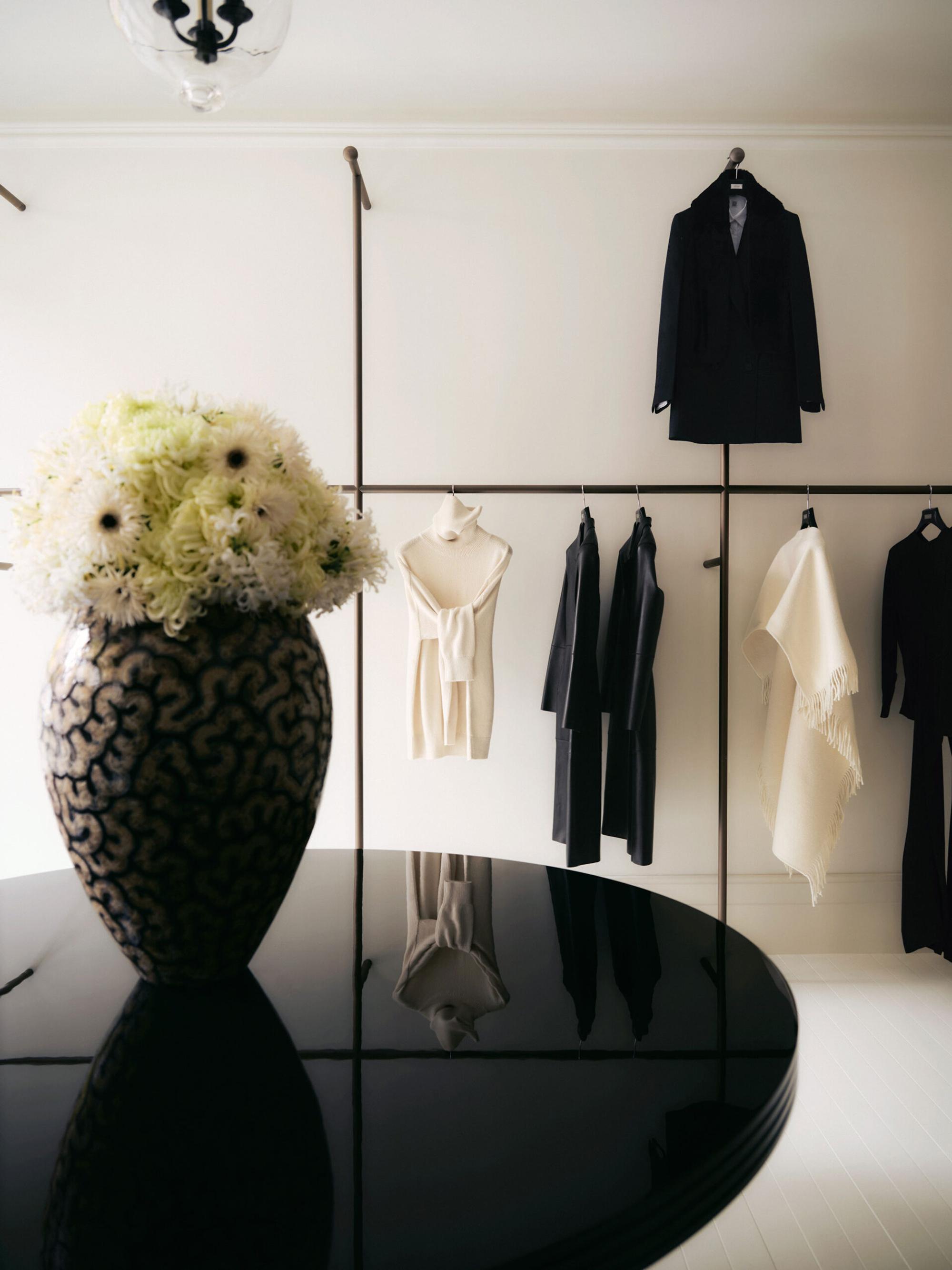 Interior design by Halleroed for Toteme in 160 Sloane Street , London — image 4 of 9