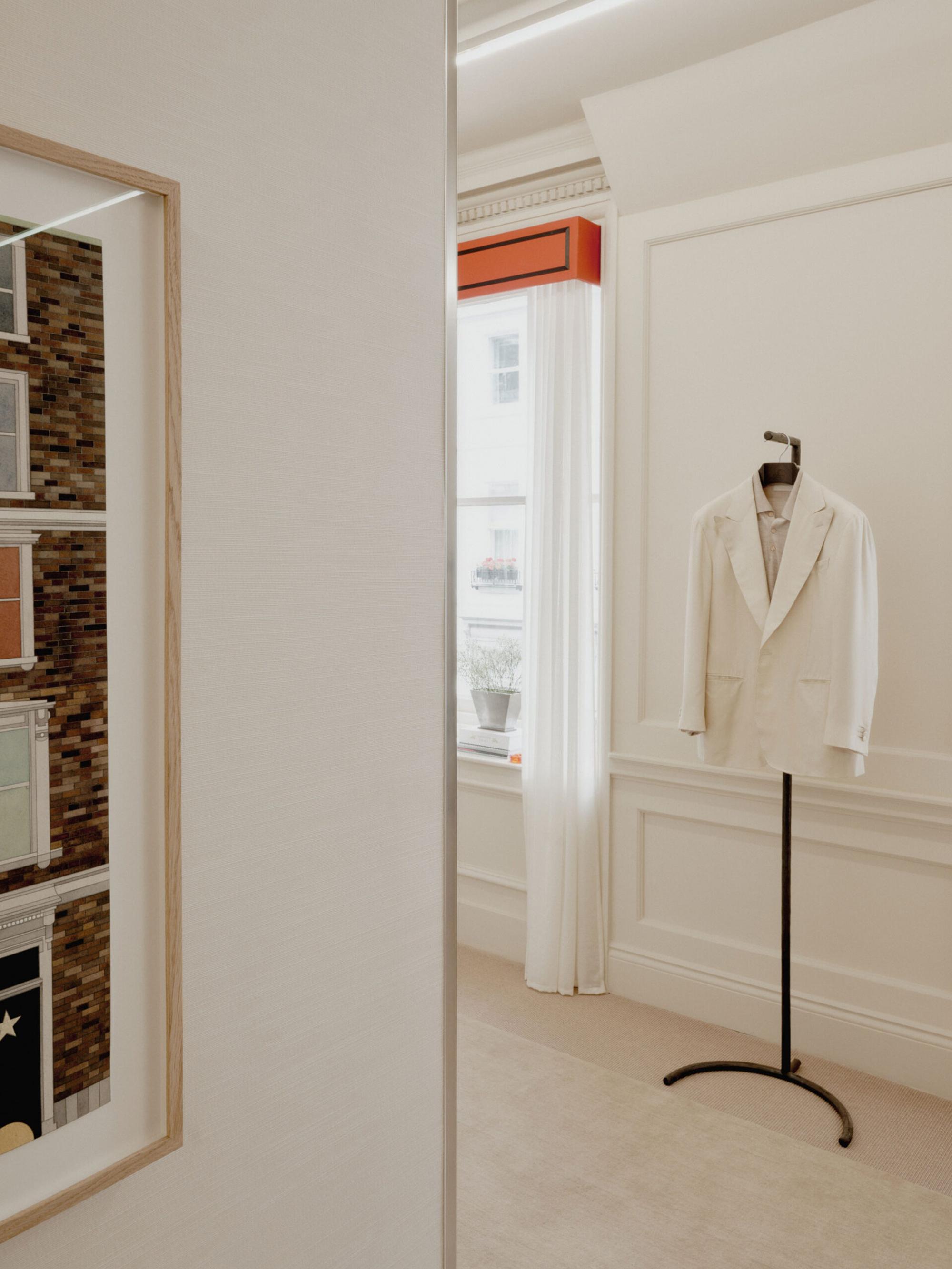 Interior design by Halleroed for Saman Amel in 17 Albemarle Street , London — image 19 of 26