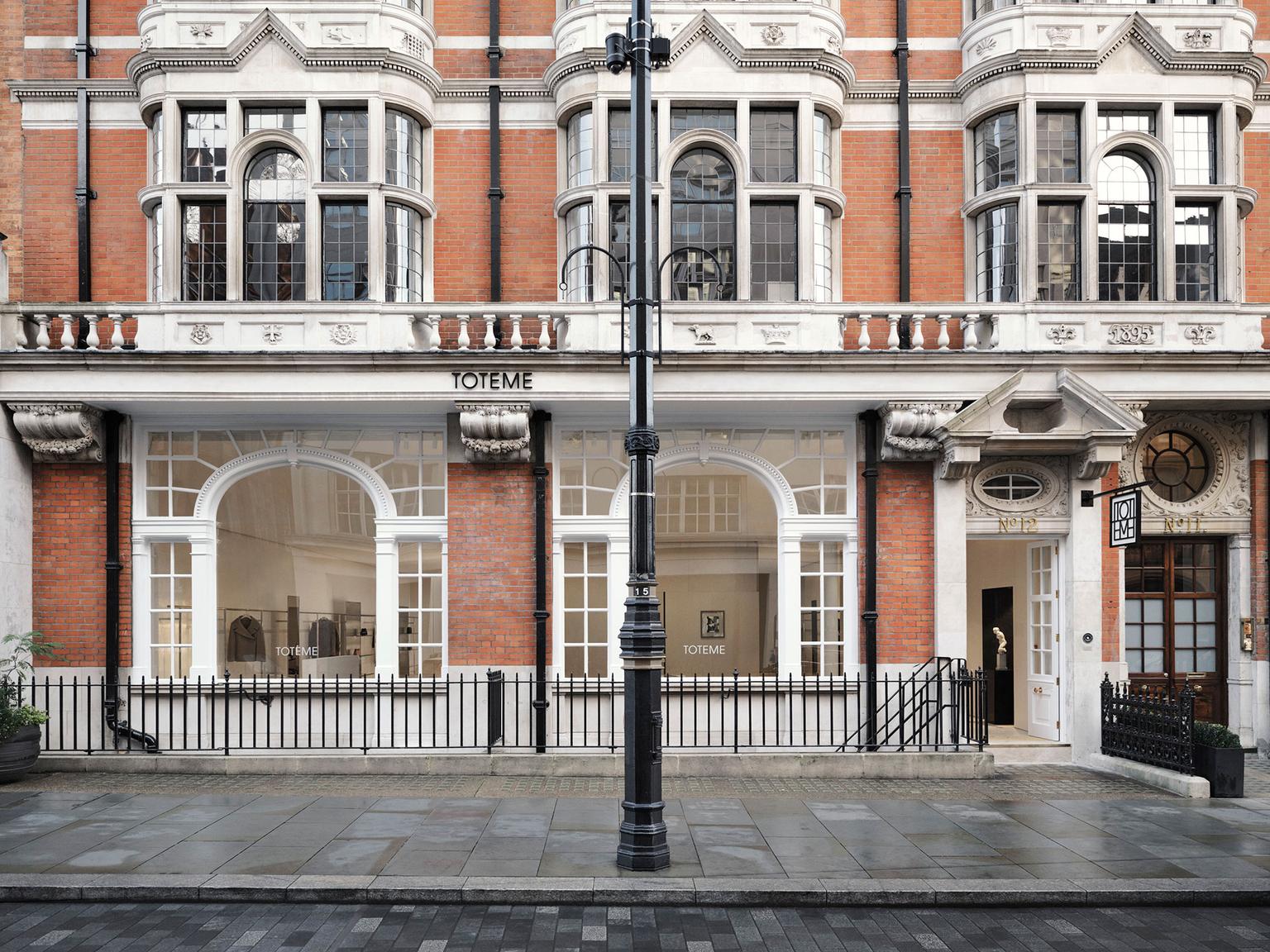 Toteme, Mount Street, London — Halleroed