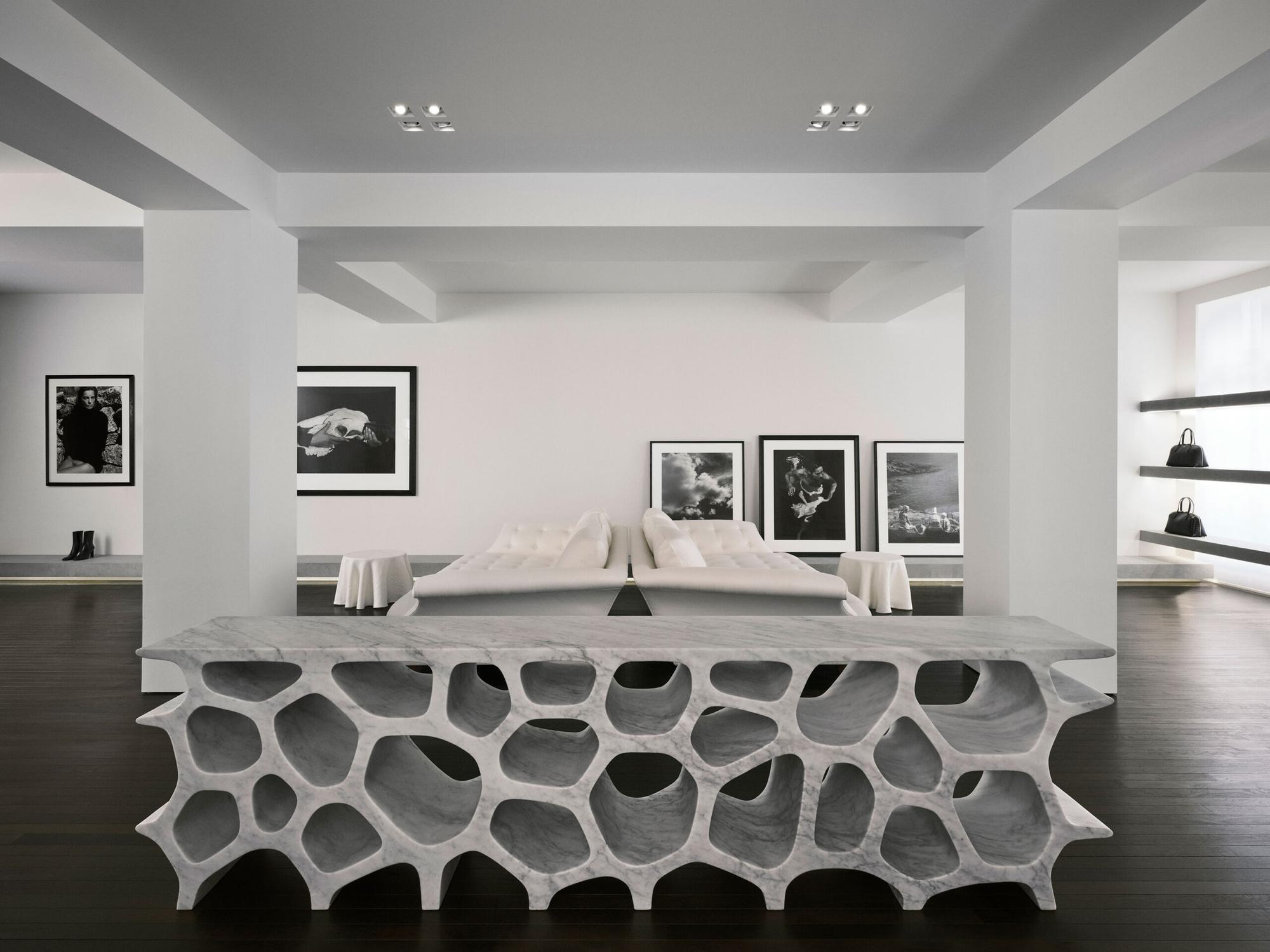 Interior design by Halleroed for Toteme in 27 rue du Faubourg Saint Honoré, Paris — image 6 of 15