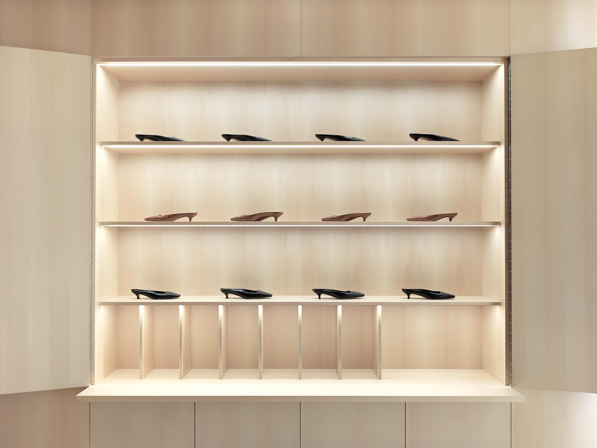 Interior design by Halleroed for Toteme in Biblioteksgatan 5, Stockholm — image 4 of 11