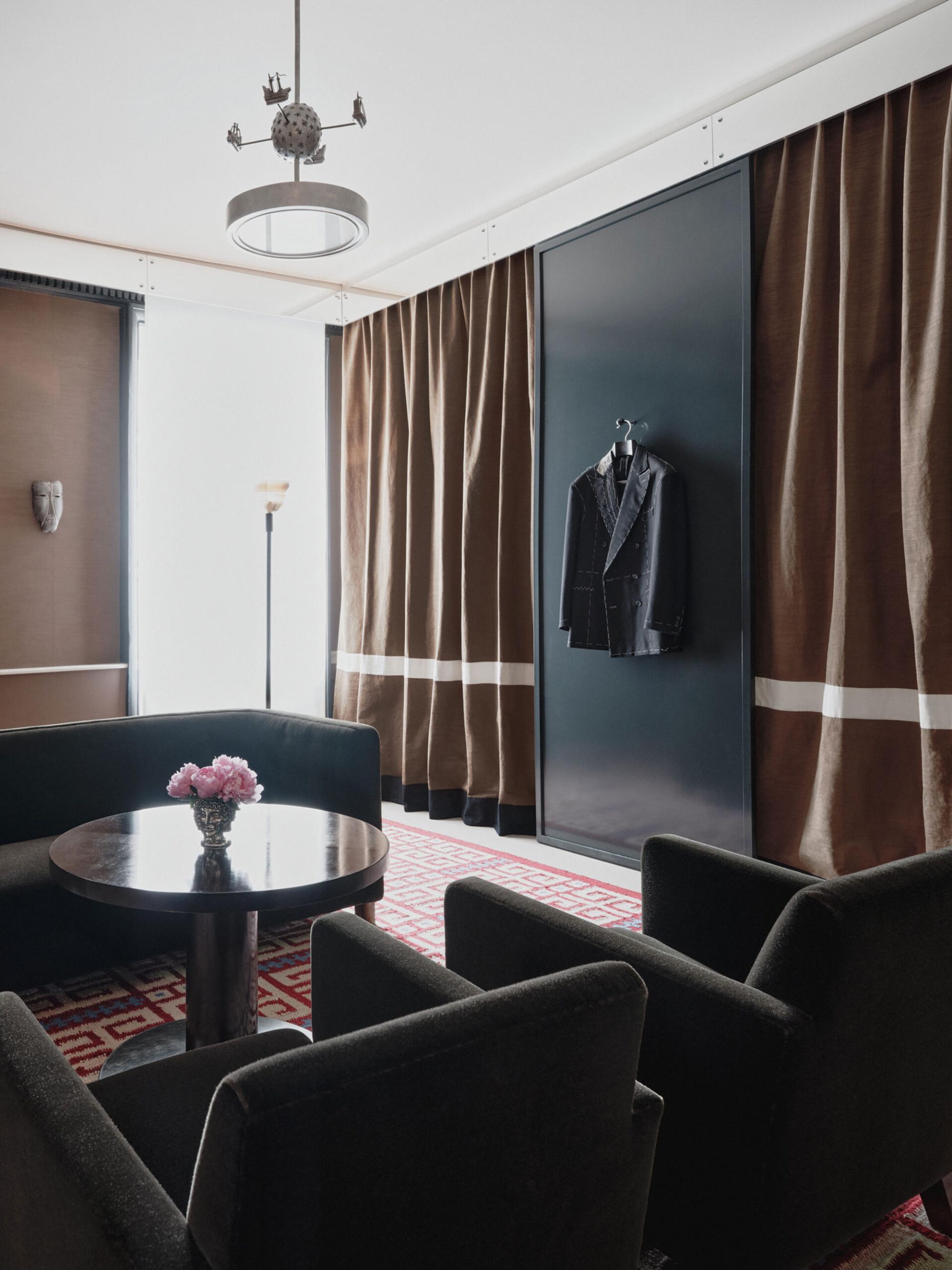 Interior design by Halleroed for Saman Amel in 17 Albemarle Street , London — image 4 of 26