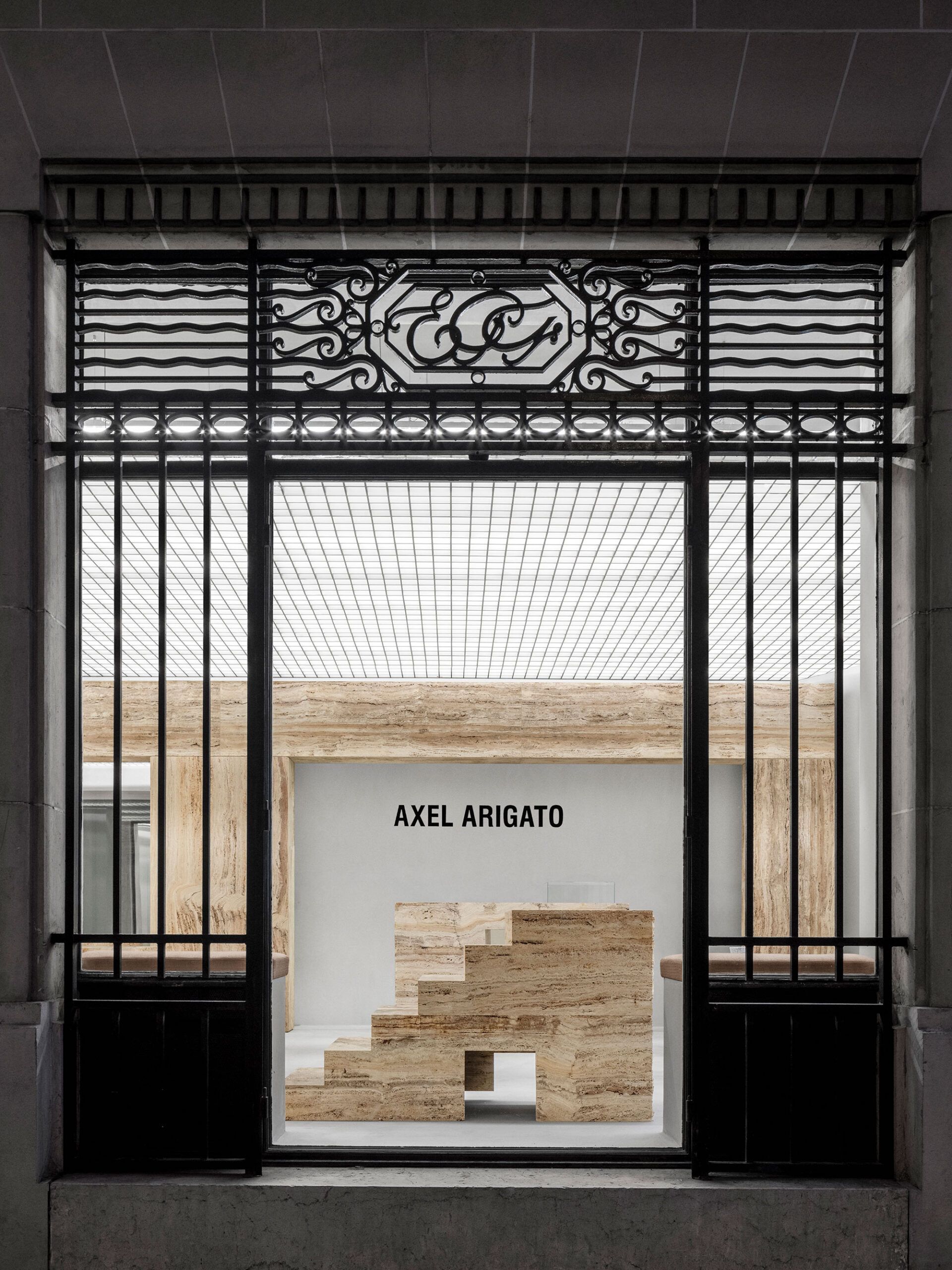 Axel Arigato, 86 Rue Vieille du Temple, Paris, — Halleroed