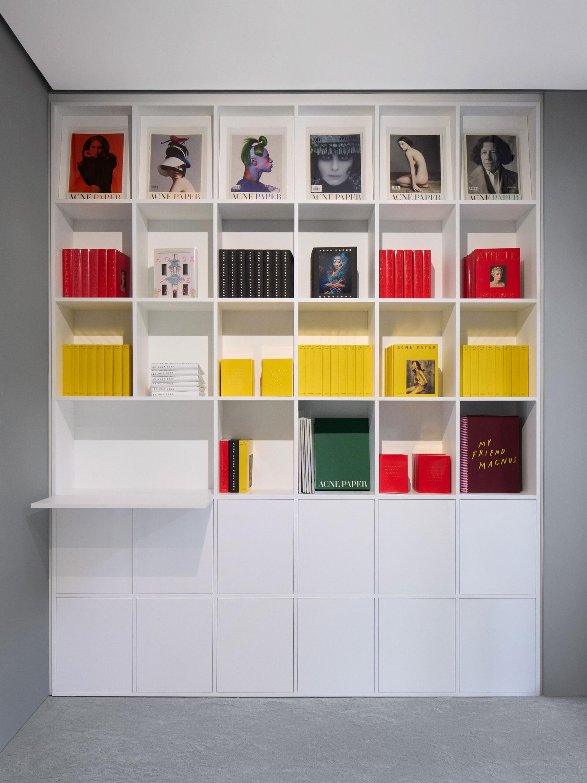 Interior design by Halleroed for Gallery in 124 Gal de Valois, Paris — image 7 of 7