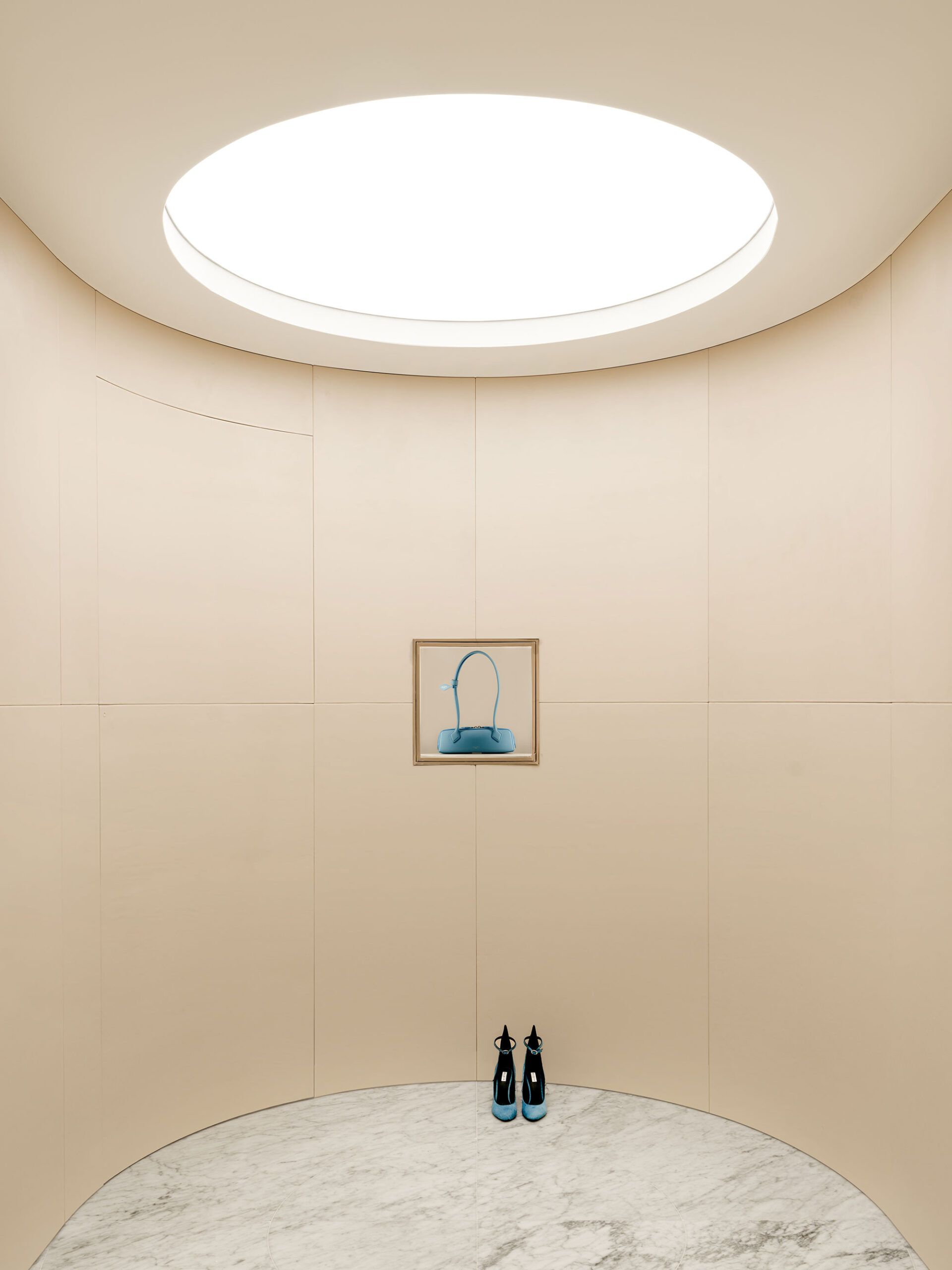 Alaia Costa Mesa, 3333 Bristol, Costa Mesa, — Halleroed