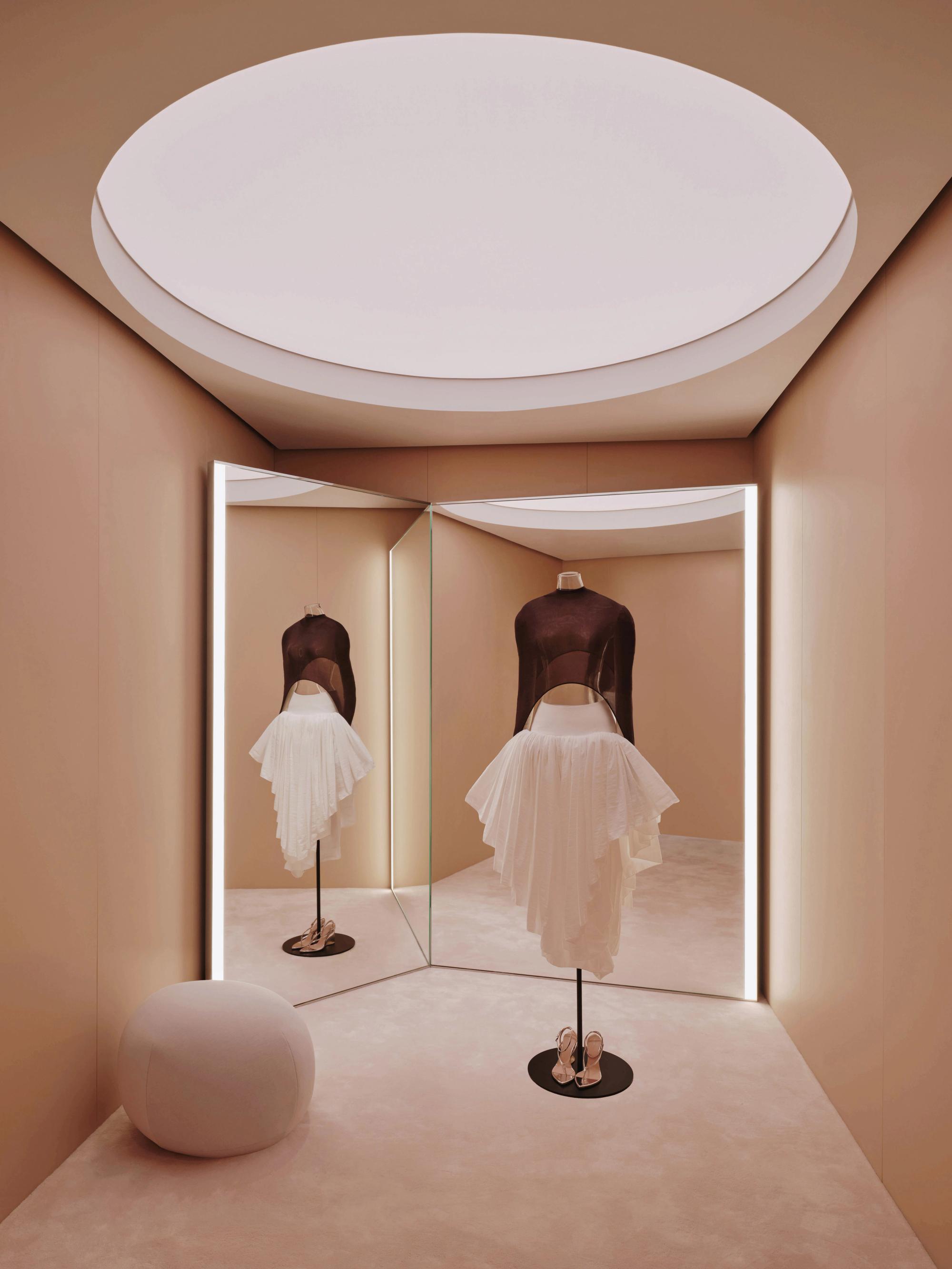 Interior design by Halleroed for Alaia in Central Embassy — image 9 of 9