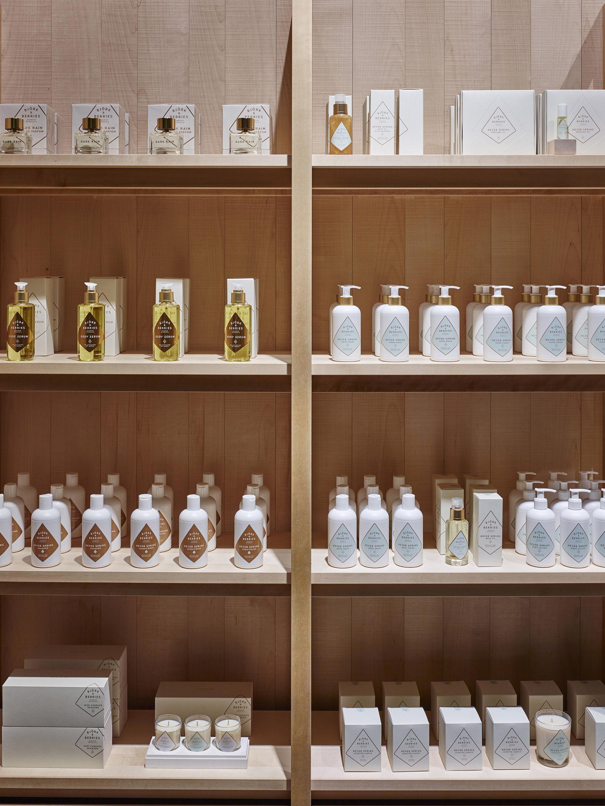 Interior design by Halleroed for Björk & Berries in Sturegallerian, Stockholm — image 4 of 4