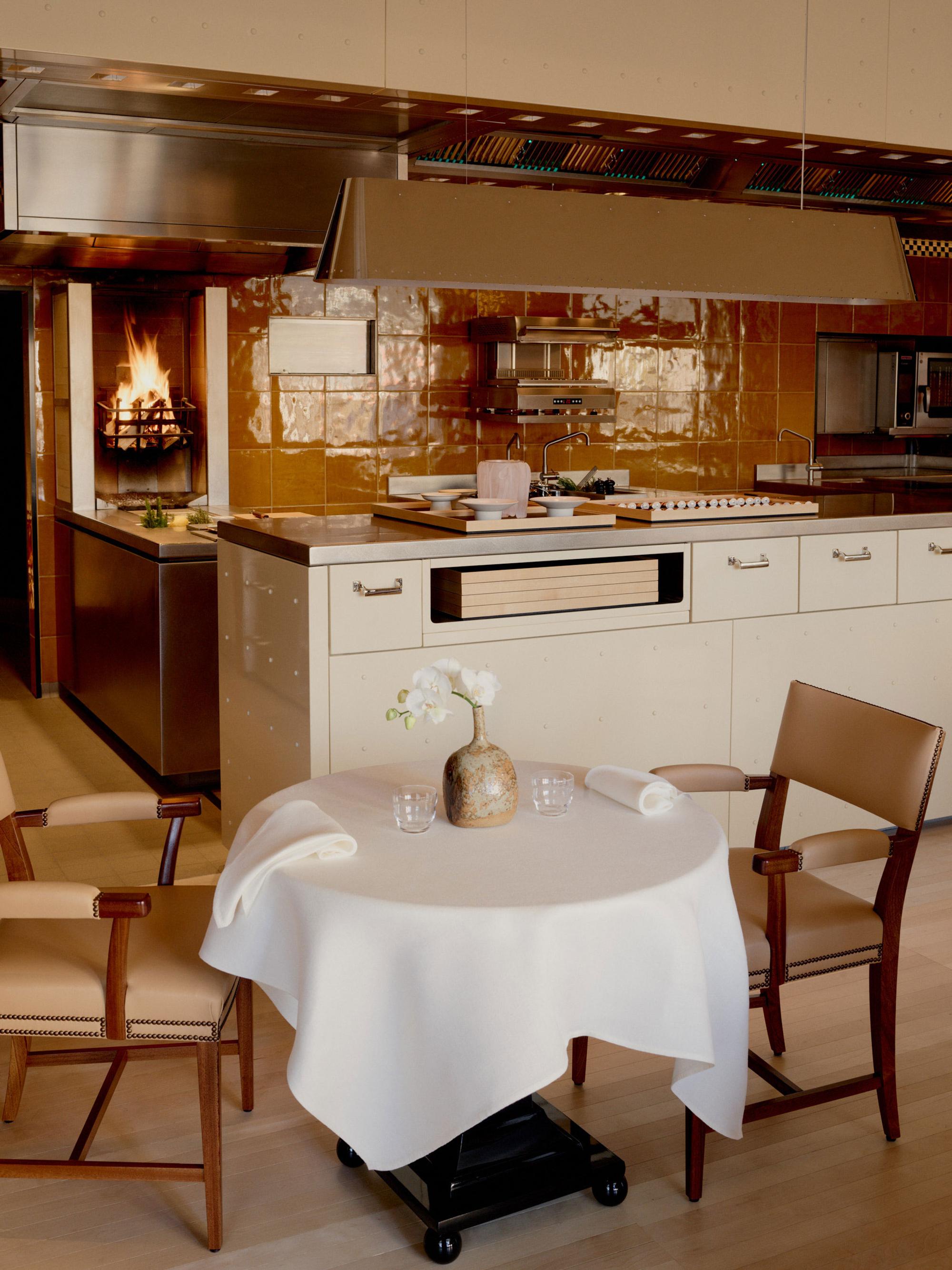 Interior design by Halleroed in Stockholm — image 12 of 31