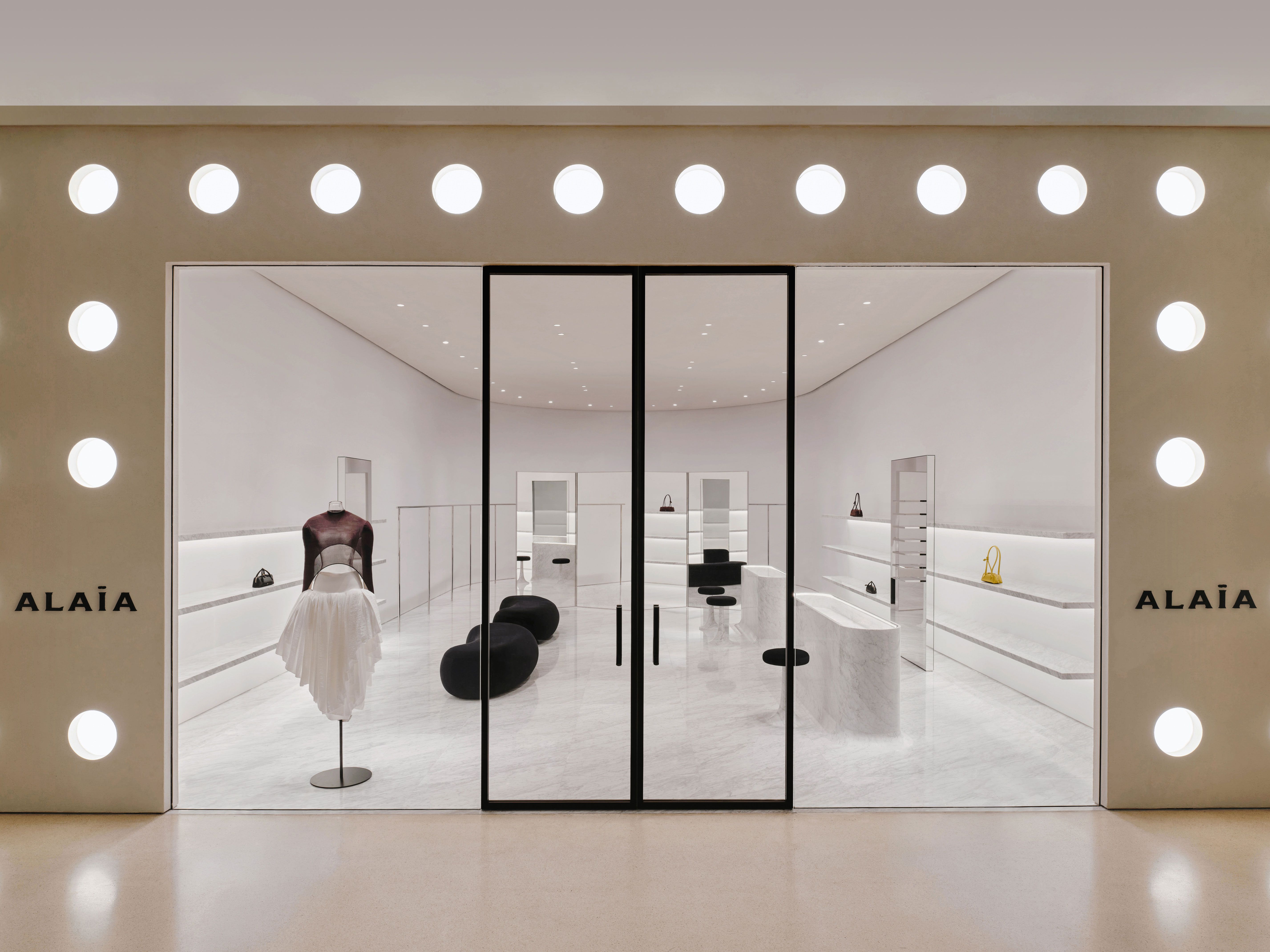 Alaia Bangkok, Central Embassy — Halleroed