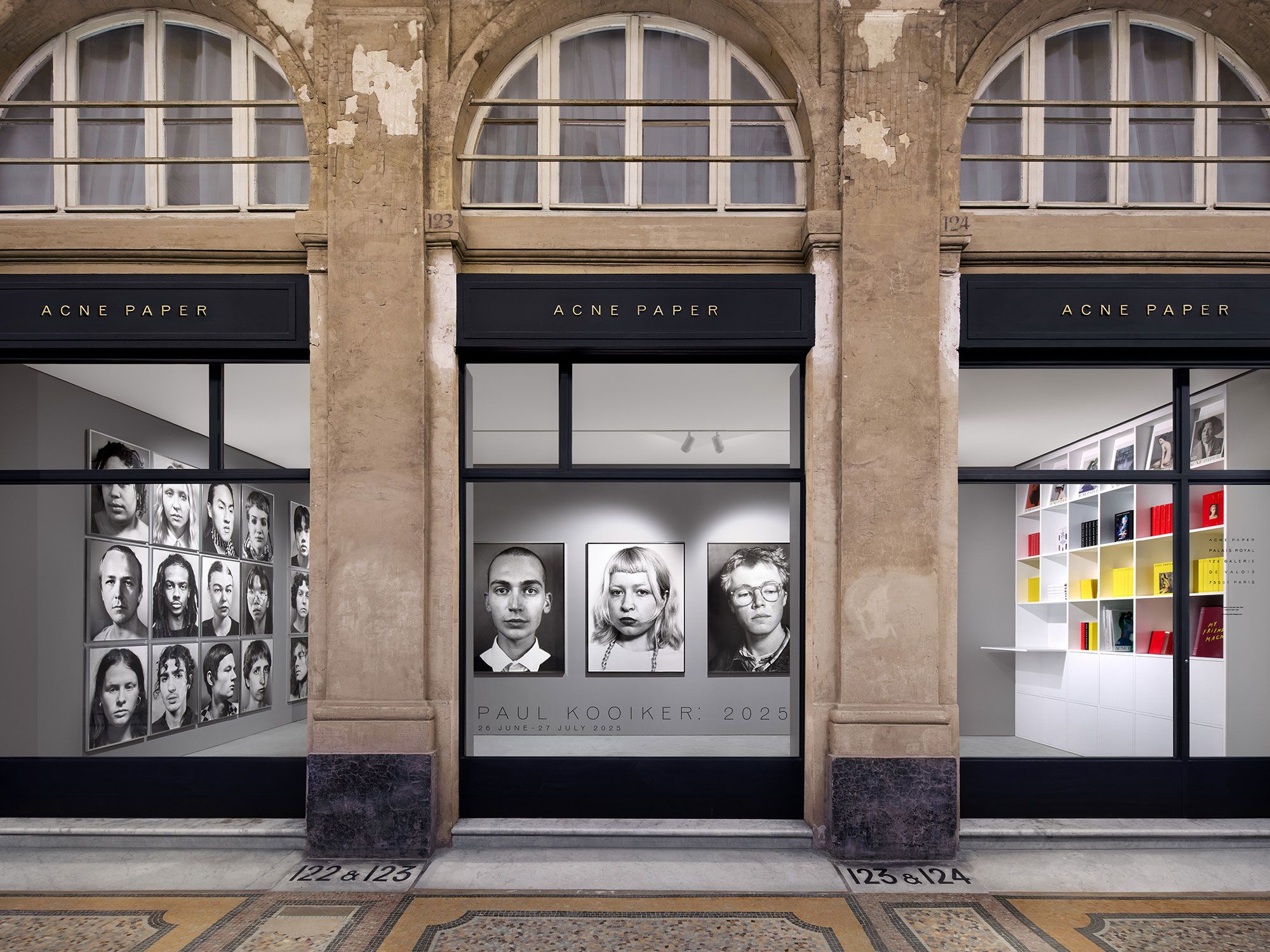 Gallery Paris, 124 Gal de Valois, Paris — Halleroed