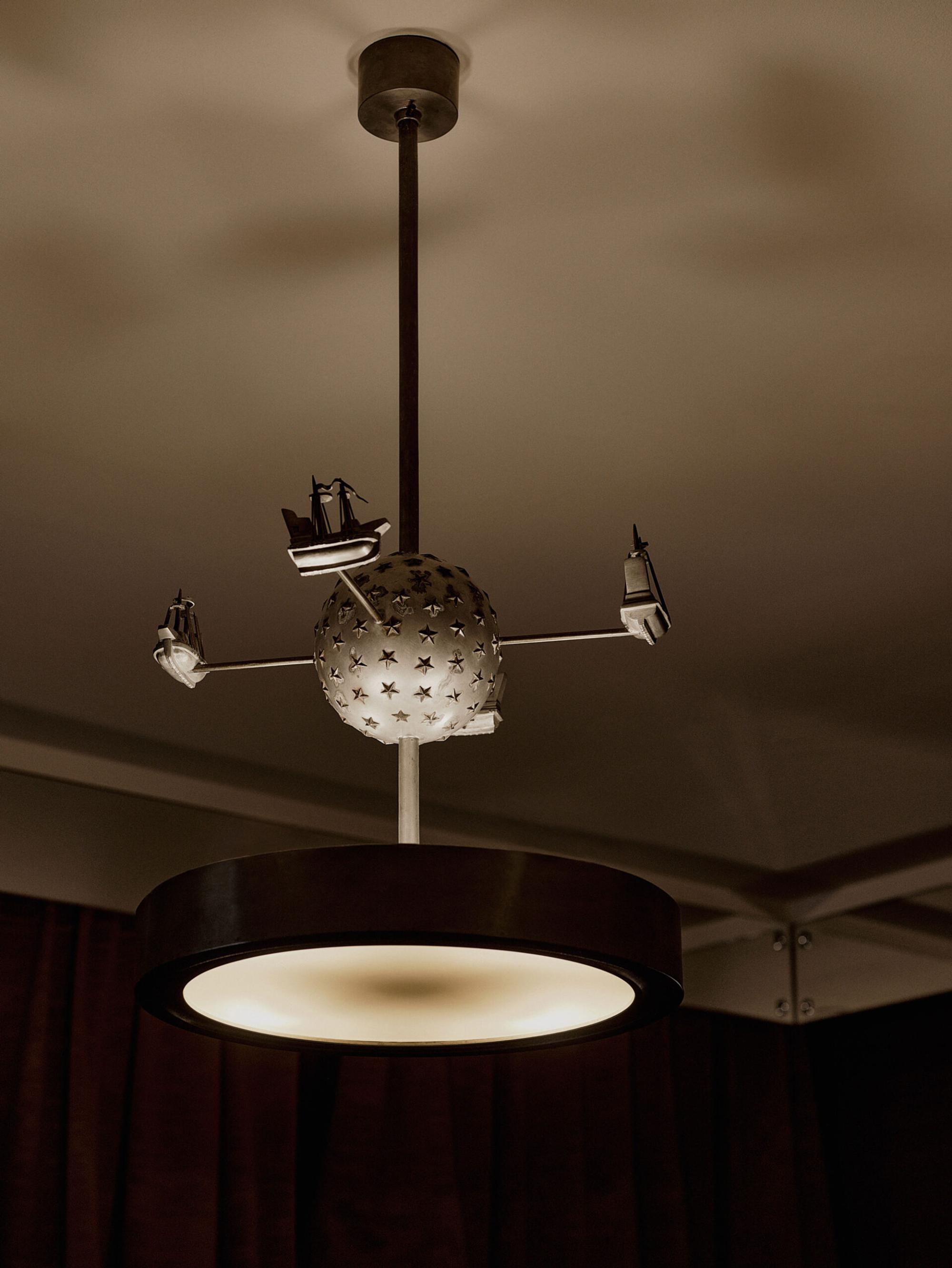 Interior design by Halleroed for Saman Amel in 17 Albemarle Street , London — image 11 of 26